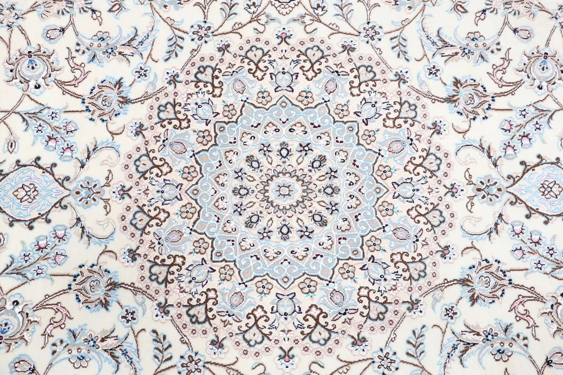 Nain Perserteppich 202 × 308 cm aus Wolle & Seide, handgeknüpft