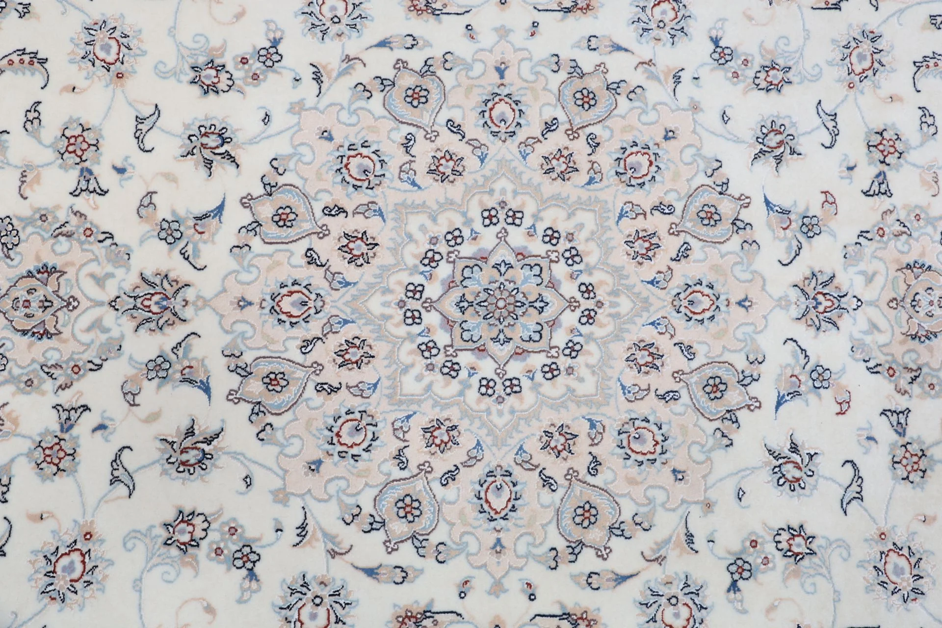 Handgeknüpfter Nain Perserteppich 197 × 306 cm