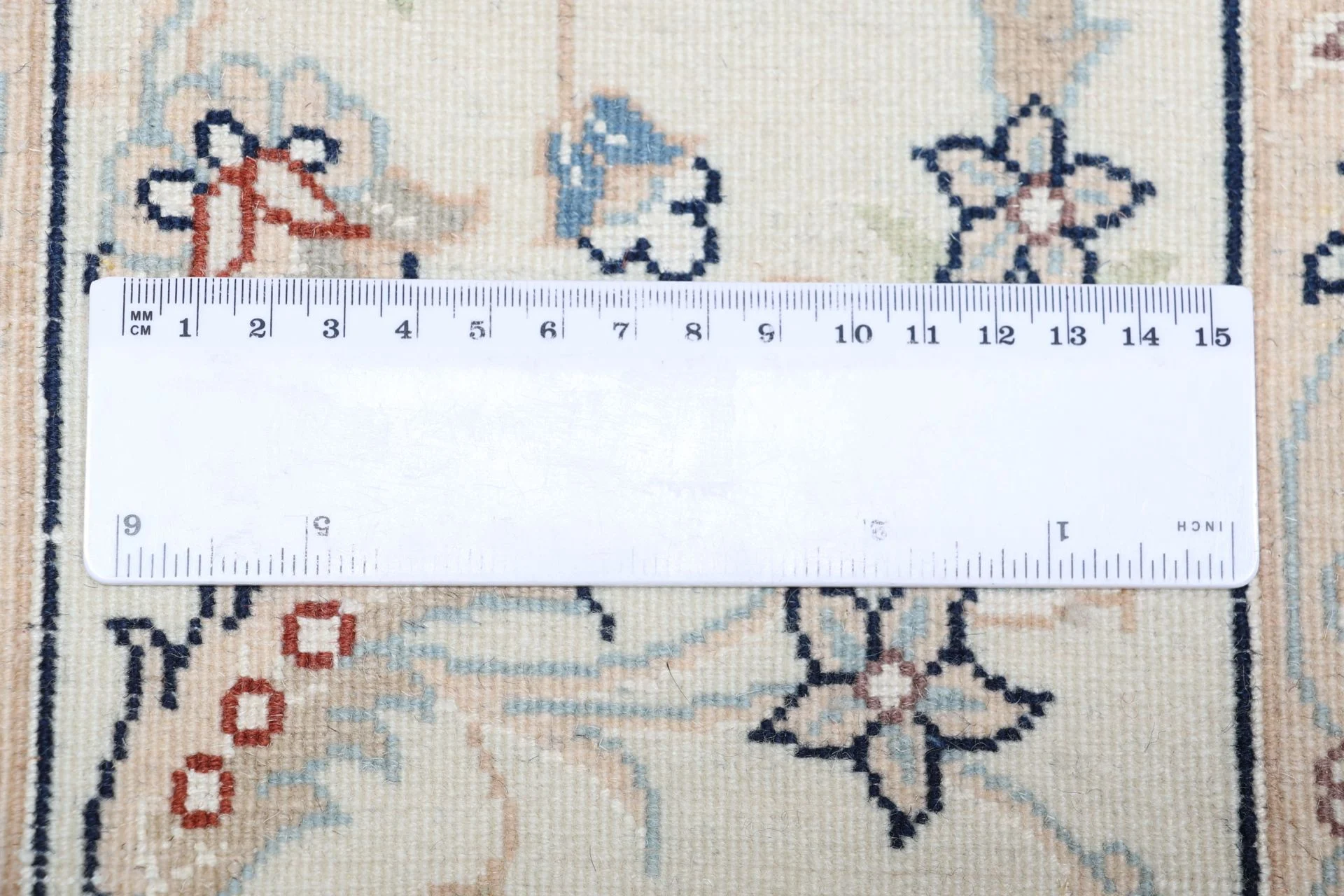 Handgeknüpfter Nain Perserteppich 197 × 306 cm