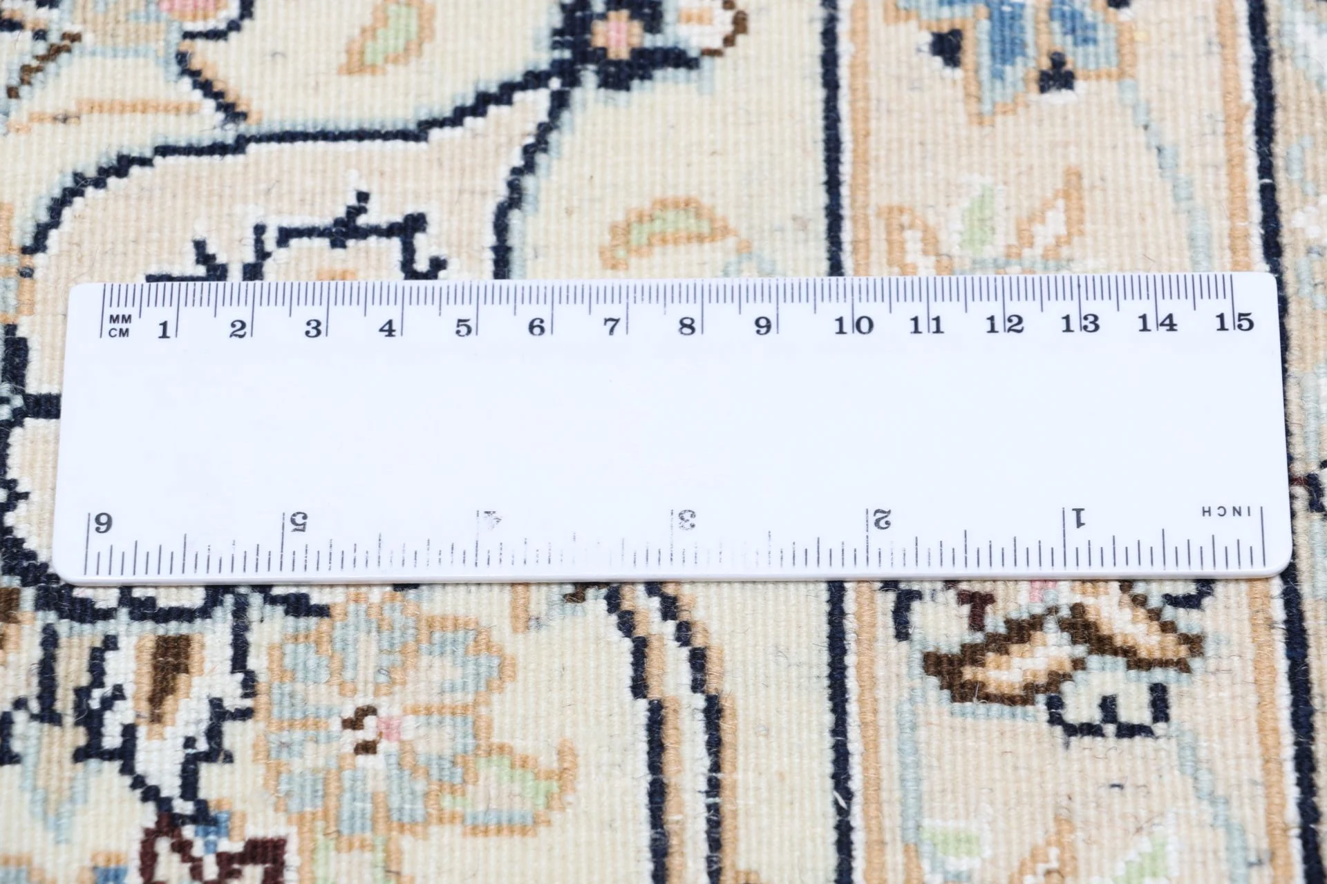 Nain Perserteppich 255 × 350 cm aus Wolle & Seide, handgeknüpft