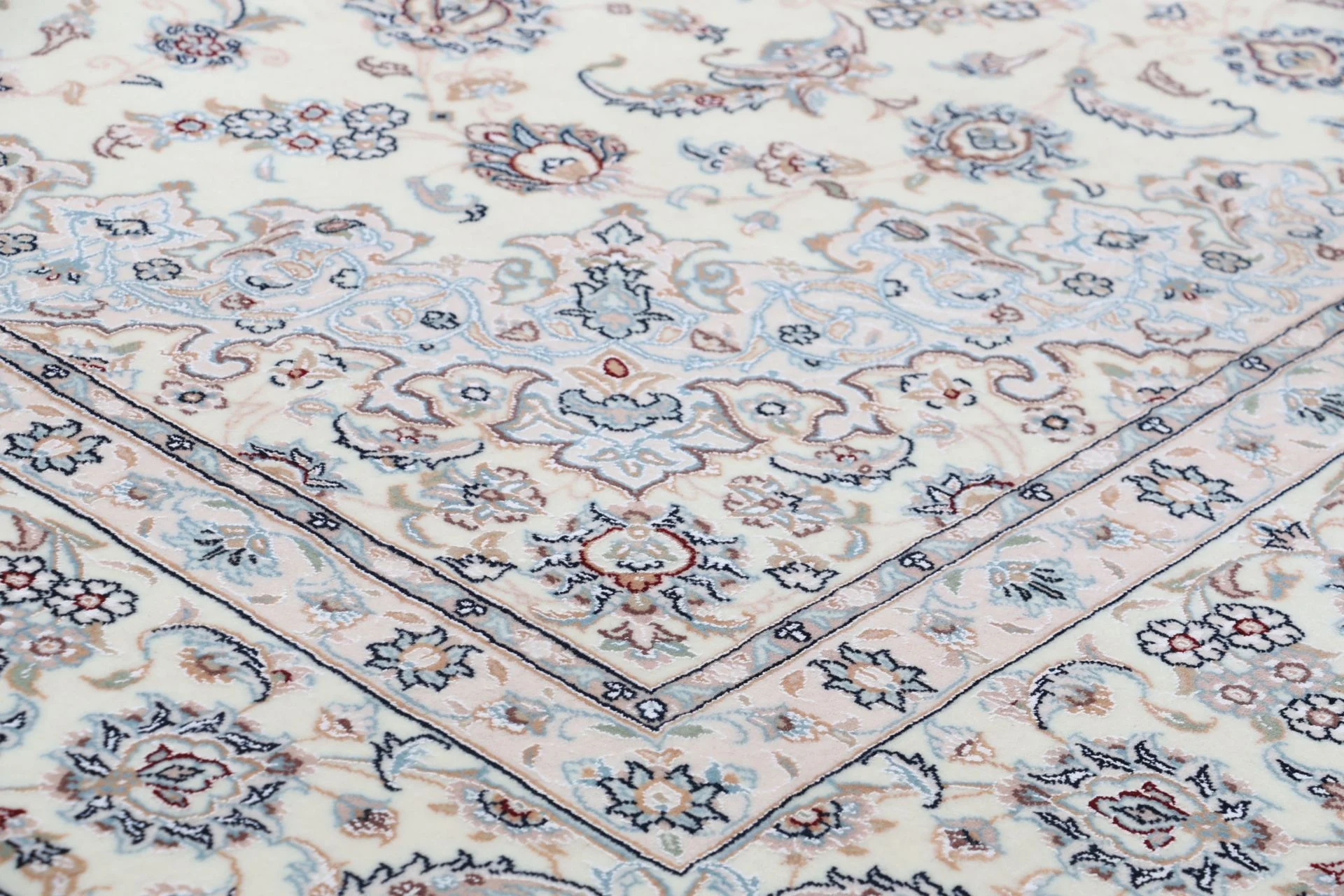 Nain Perserteppich 246 × 344 cm aus Wolle & Seide, handgeknüpft
