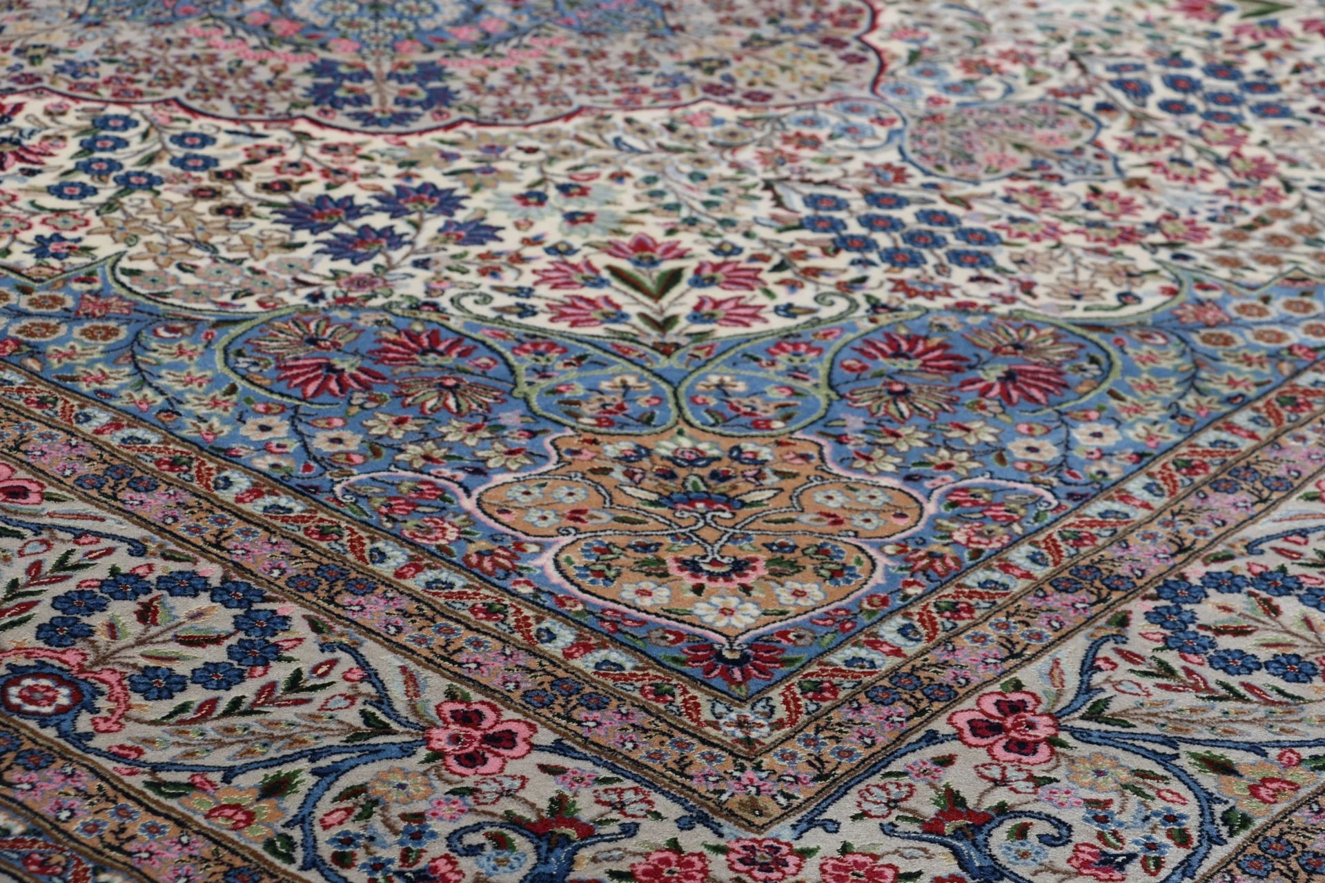 Kerman Perserteppich 250 × 300 cm aus Wolle & Seide, handgeknüpft