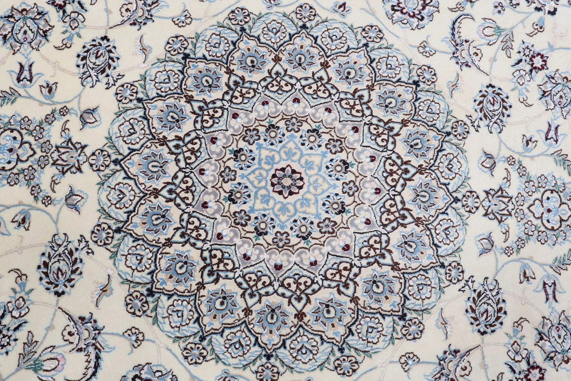 Handgeknüpfter Nain Perserteppich, 247 × 354 cm, Wolle & Seide