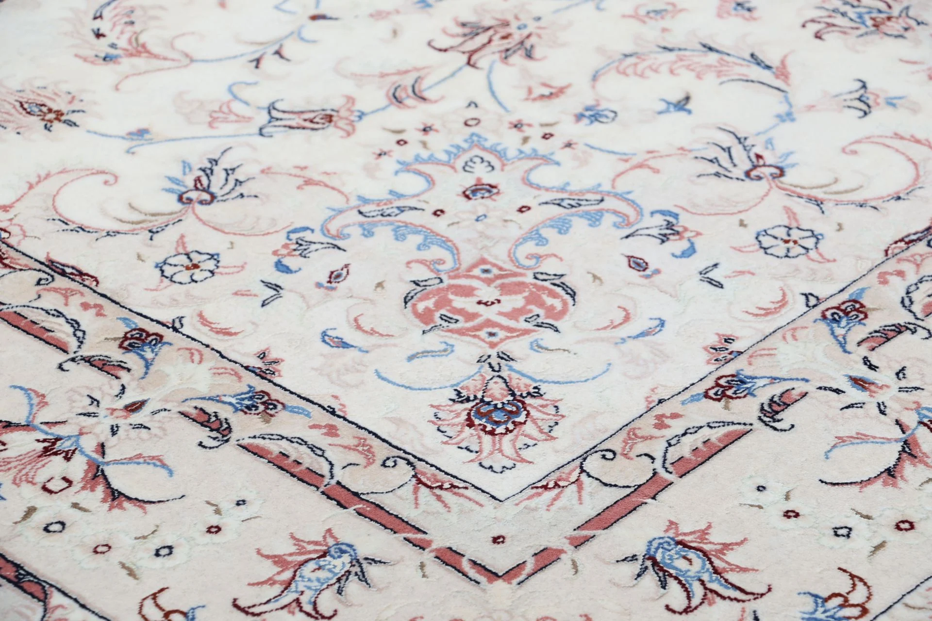 perserteppich-tabriz-198-x-305-cm-schurwolle-seide-handgeknupft-51 Handgeknüpfter Täbriz Perserteppich, 198 × 305 cm, Wolle & Seide