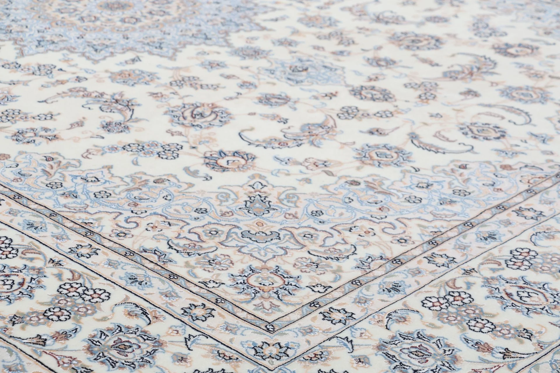 Nain Perserteppich aus Iran, 250 × 357 cm