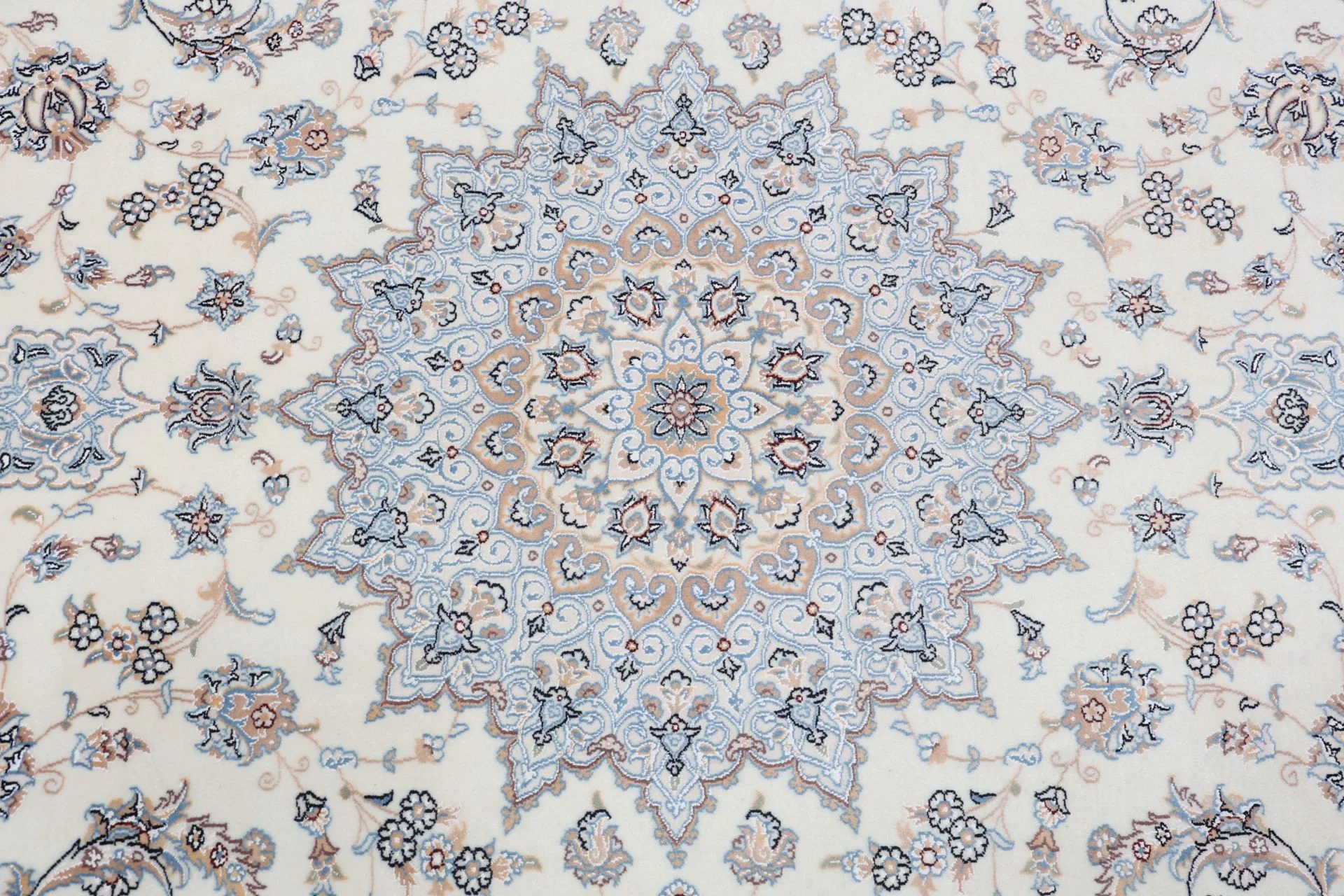 Nain Perserteppich aus Iran, 250 × 357 cm