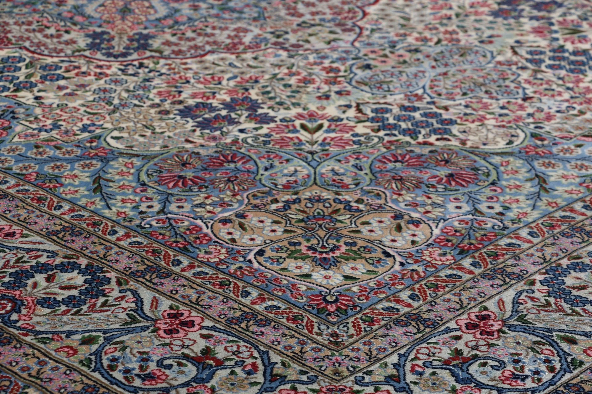 Kerman Perserteppich 250 × 360 cm aus Wolle & Seide, handgeknüpft