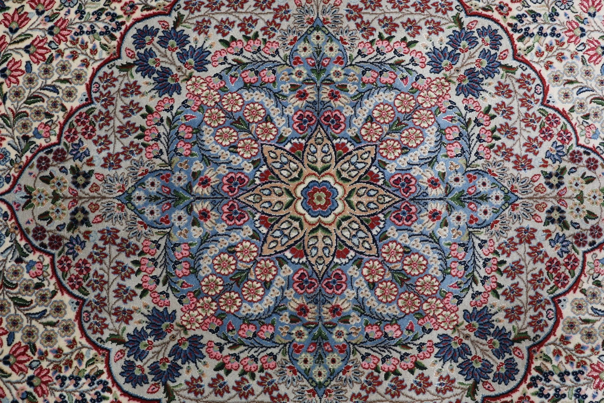 Kerman Perserteppich 250 × 360 cm aus Wolle & Seide, handgeknüpft