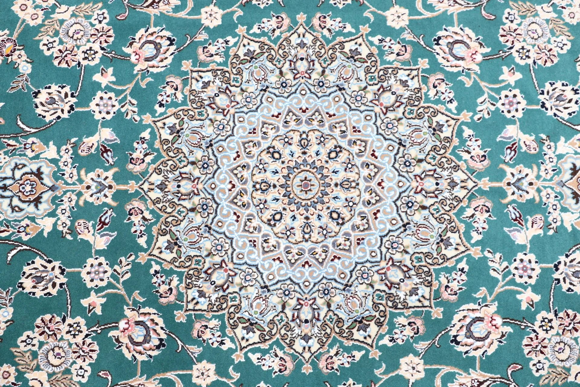 Nain Perserteppich aus Iran, 203 × 313 cm