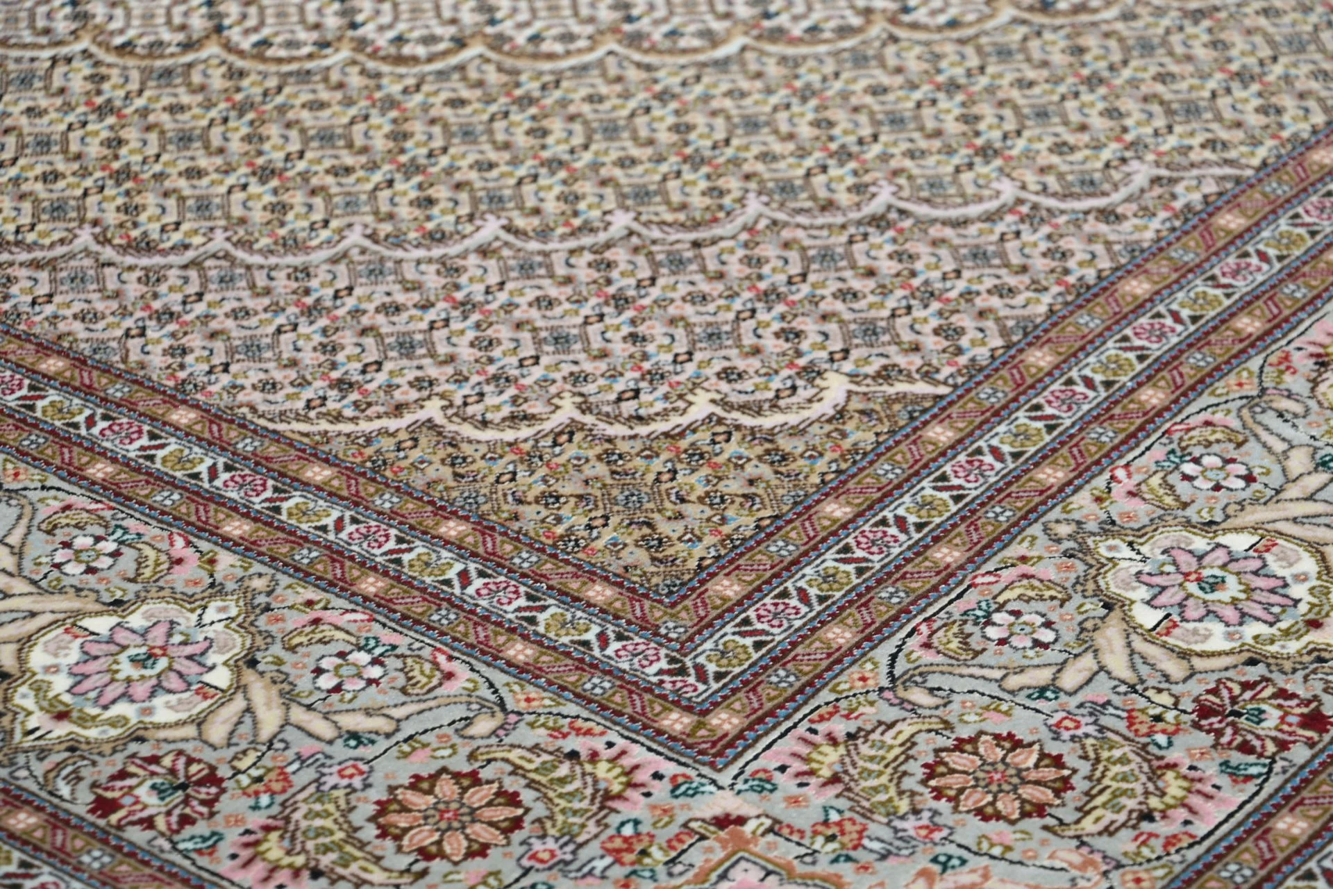 Täbriz Perserteppich aus Iran, 204 × 305 cm