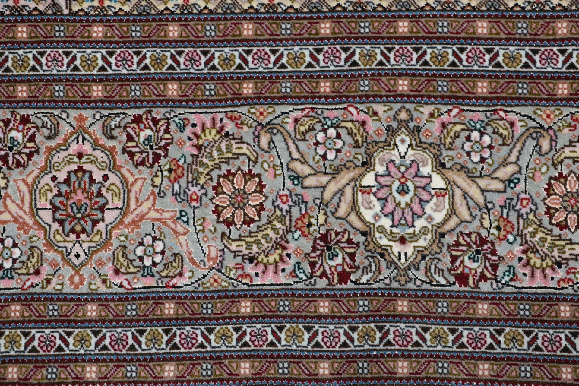 Täbriz Perserteppich aus Iran, 204 × 305 cm