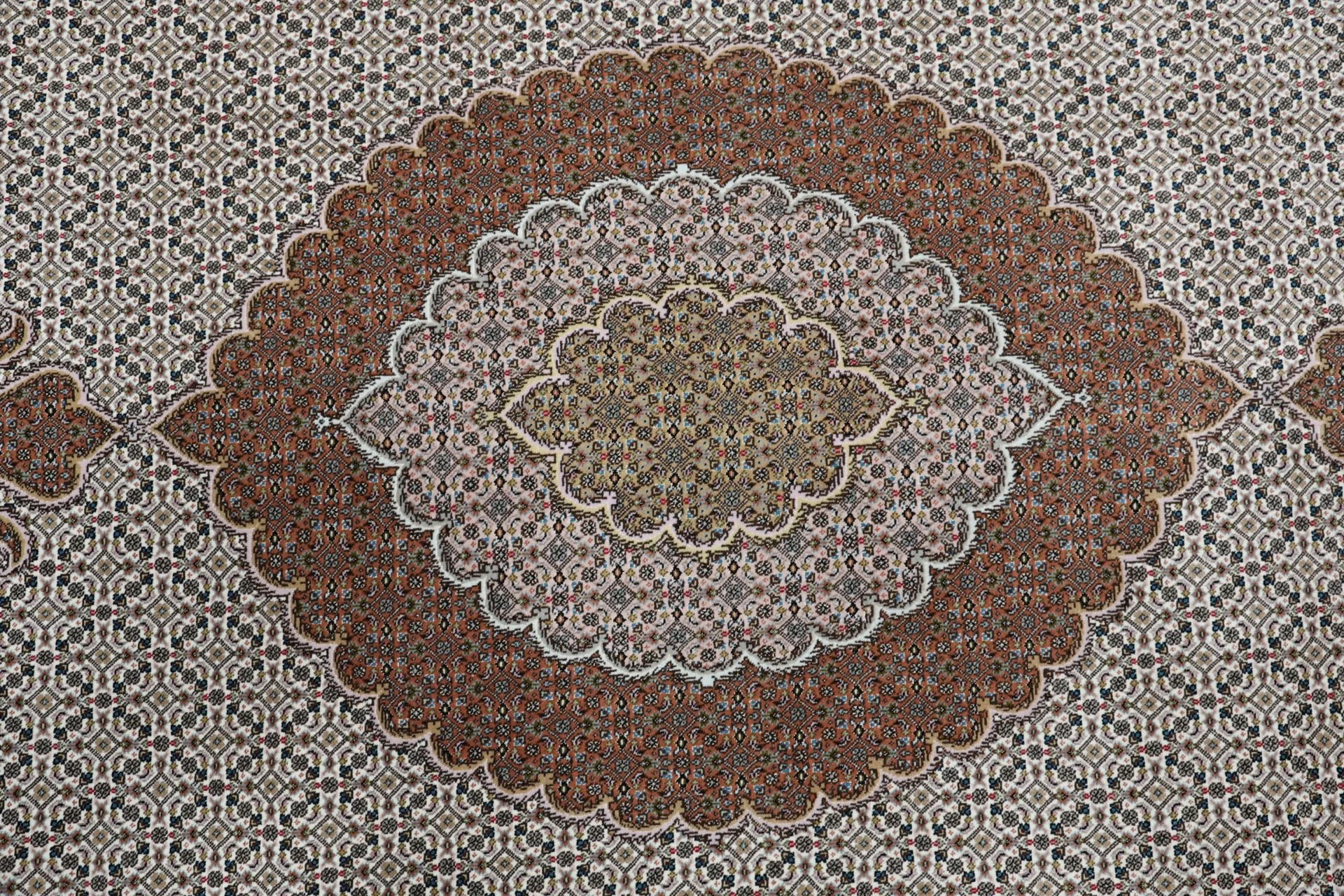 Täbriz Perserteppich aus Iran, 204 × 305 cm