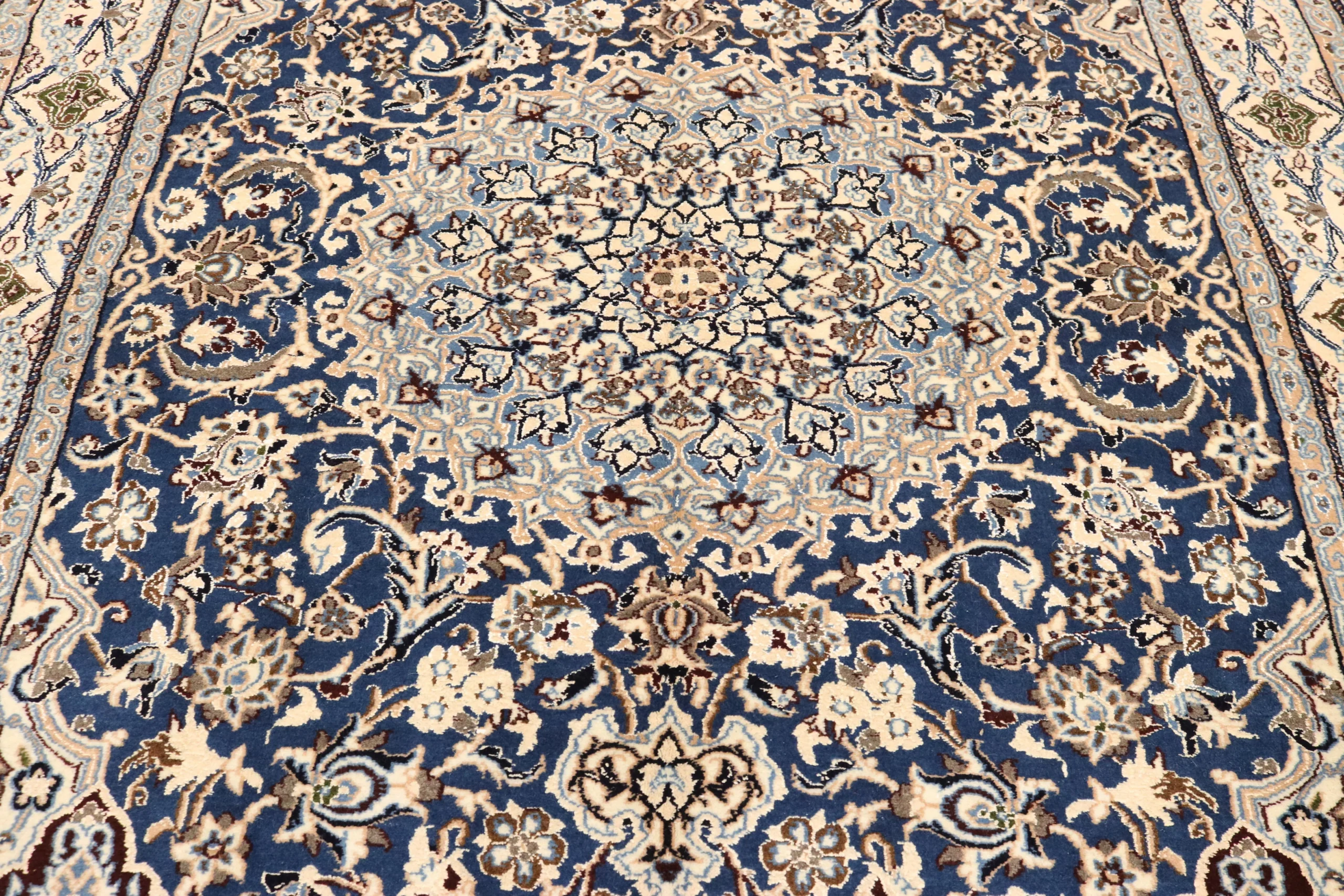 Nain Perserteppich 258 × 160 cm aus Wolle & Seide, handgeknüpft