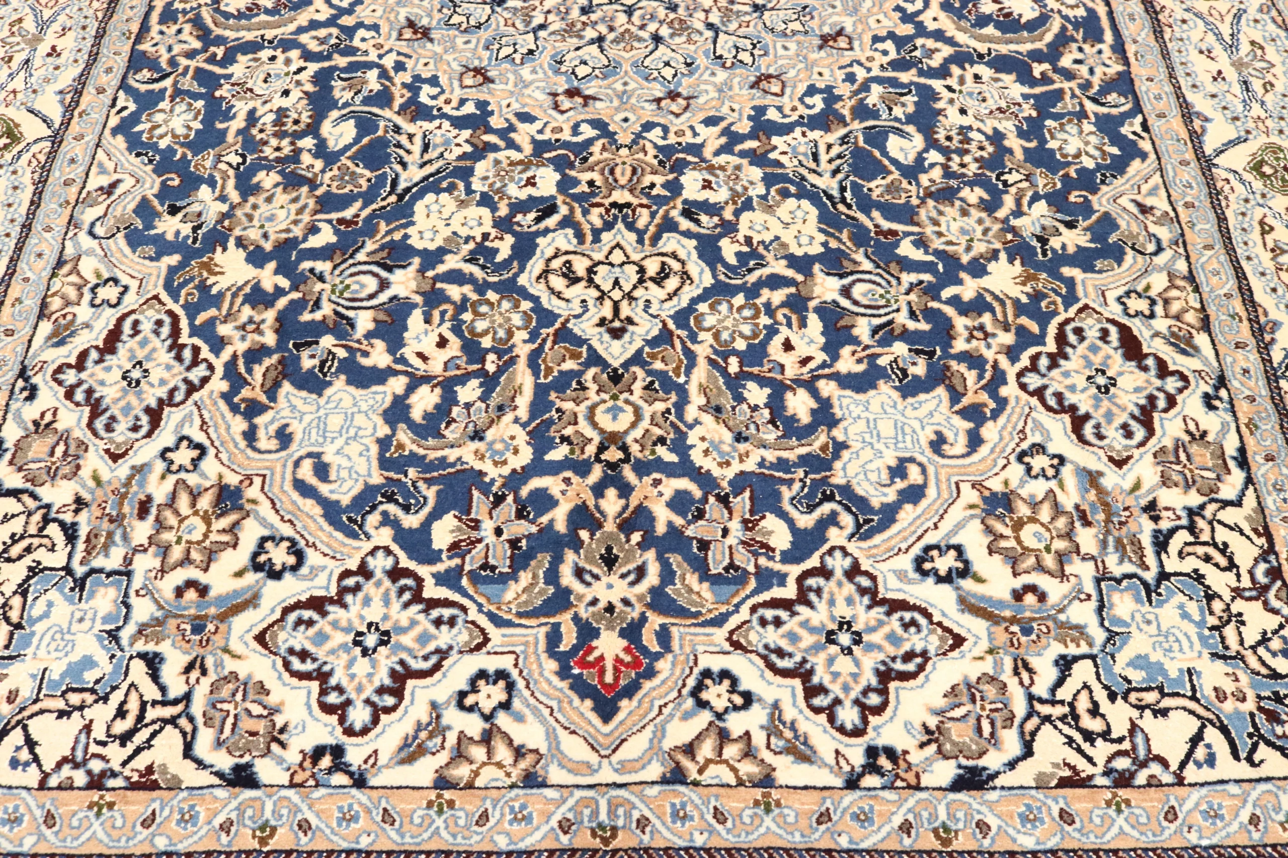 Nain Perserteppich 258 × 160 cm aus Wolle & Seide, handgeknüpft