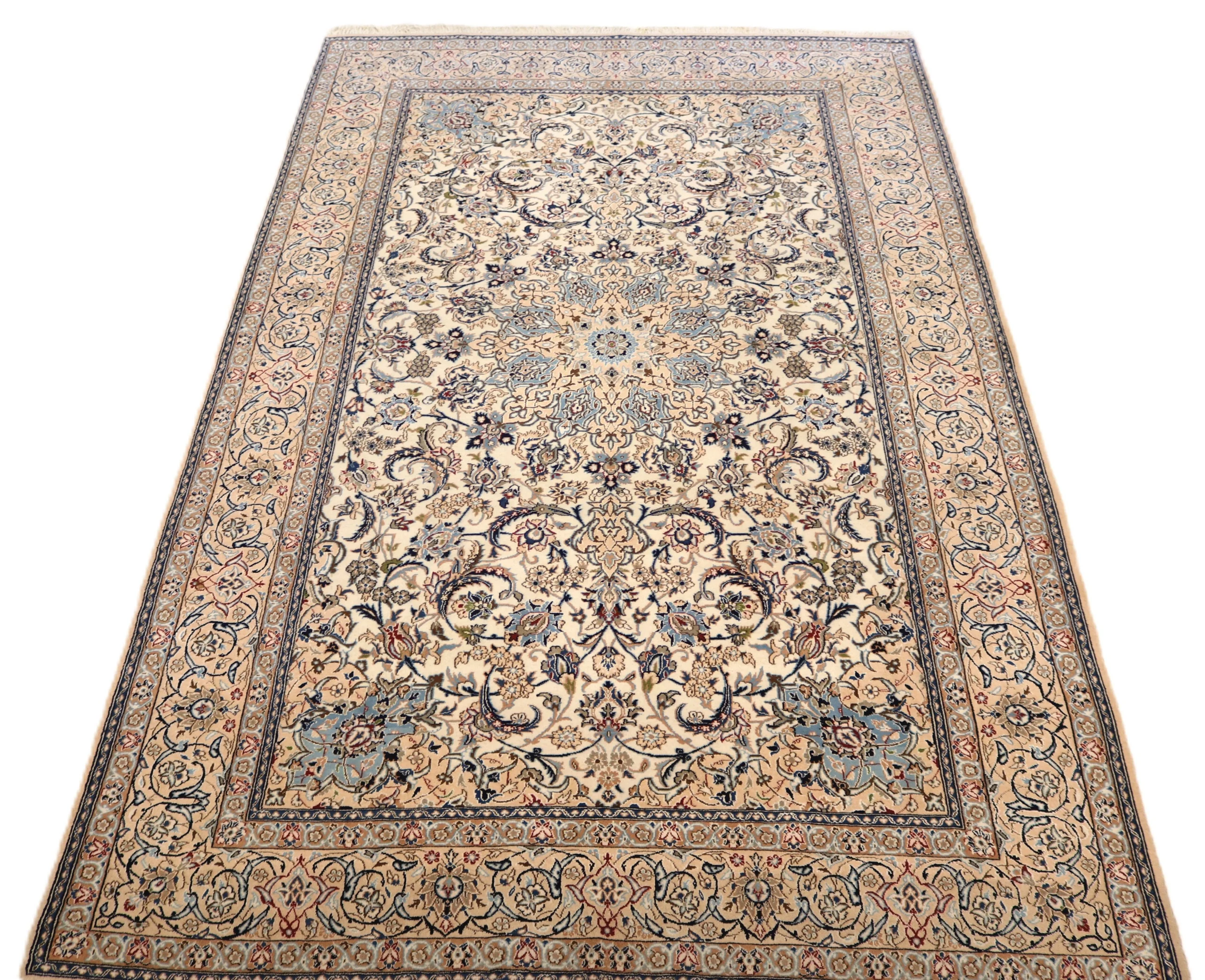Handgeknüpfter Nain Perserteppich 330 × 208 cm
