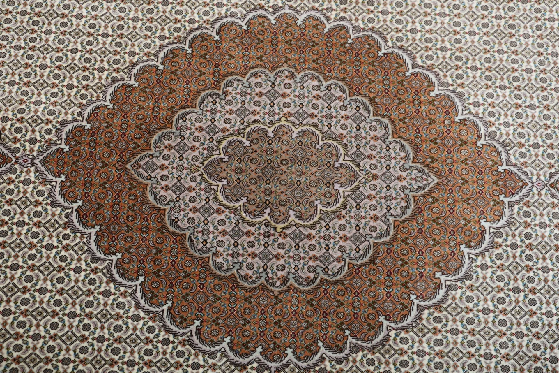 Täbriz Perserteppich 200 × 260 cm aus Wolle & Seide, handgeknüpft