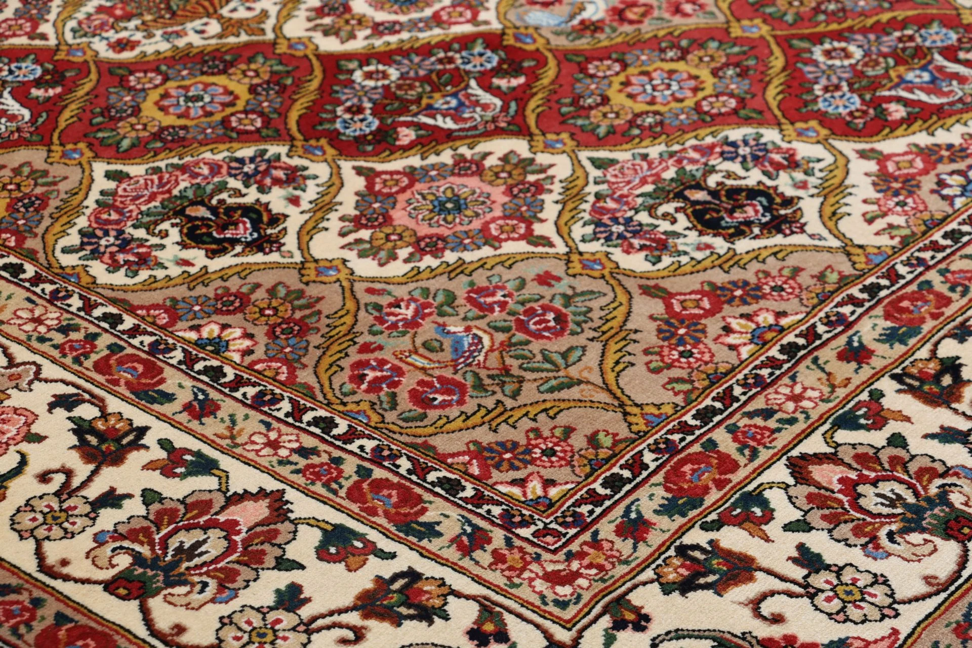 Bakhtiari Perserteppich aus Iran, 218 × 312 cm