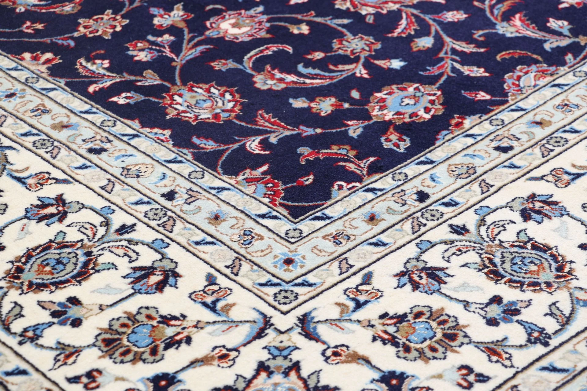 perserteppich-kashan-244-x-354-cm-schurwolle-seide-handgeknupft-21 Kashan Perserteppich aus Iran, 244 × 354 cm