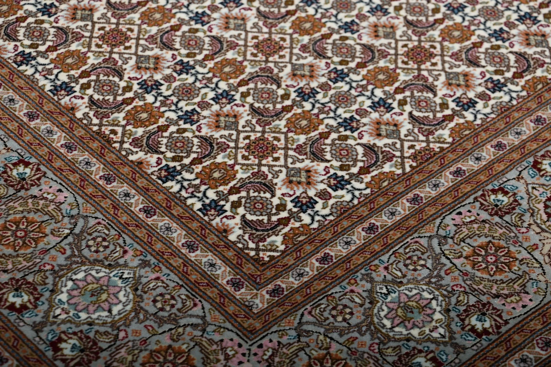 Handgeknüpfter Täbriz Perserteppich, 202 × 246 cm, Wolle & Seide