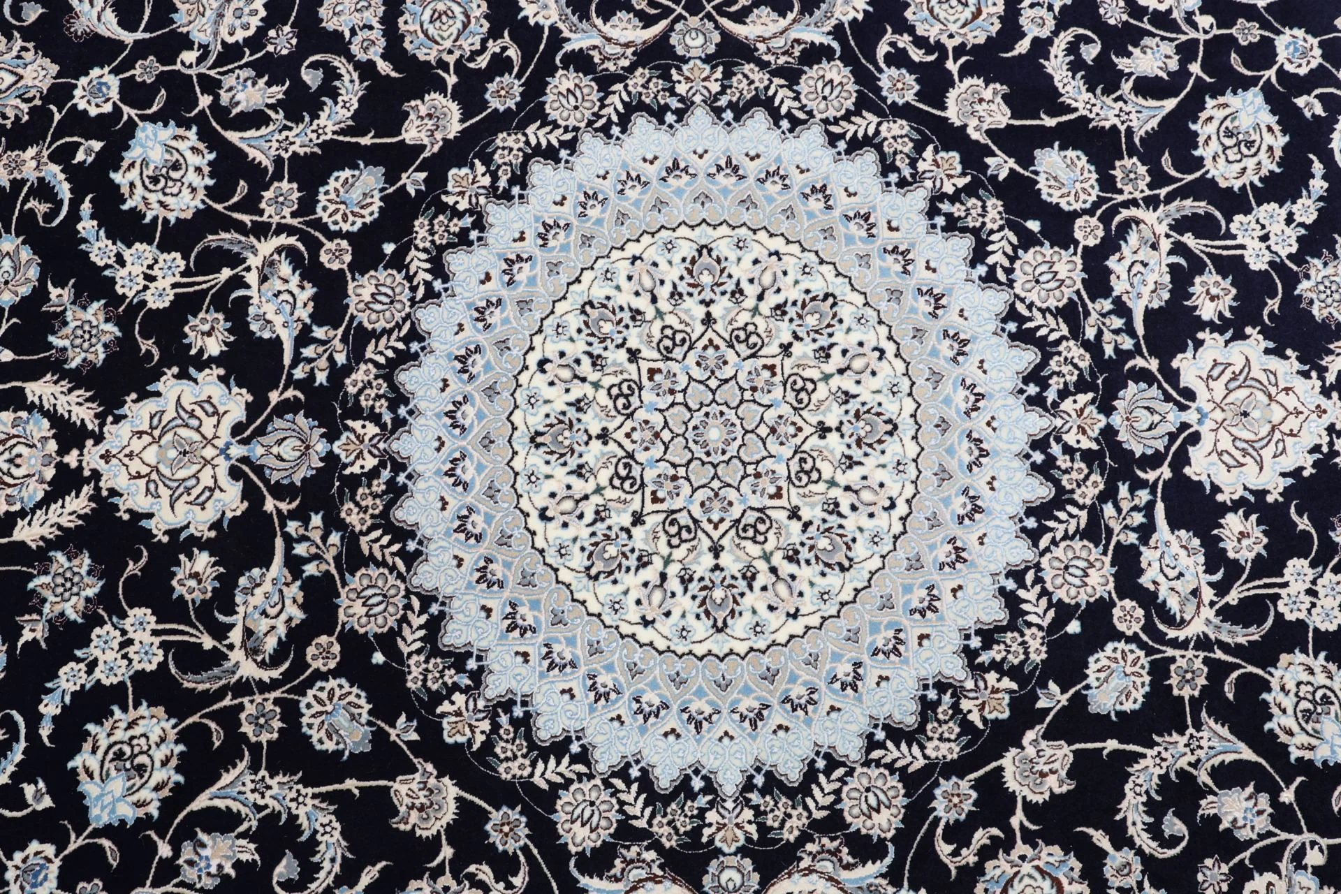 Handgeknüpfter Nain Perserteppich 208 × 306 cm