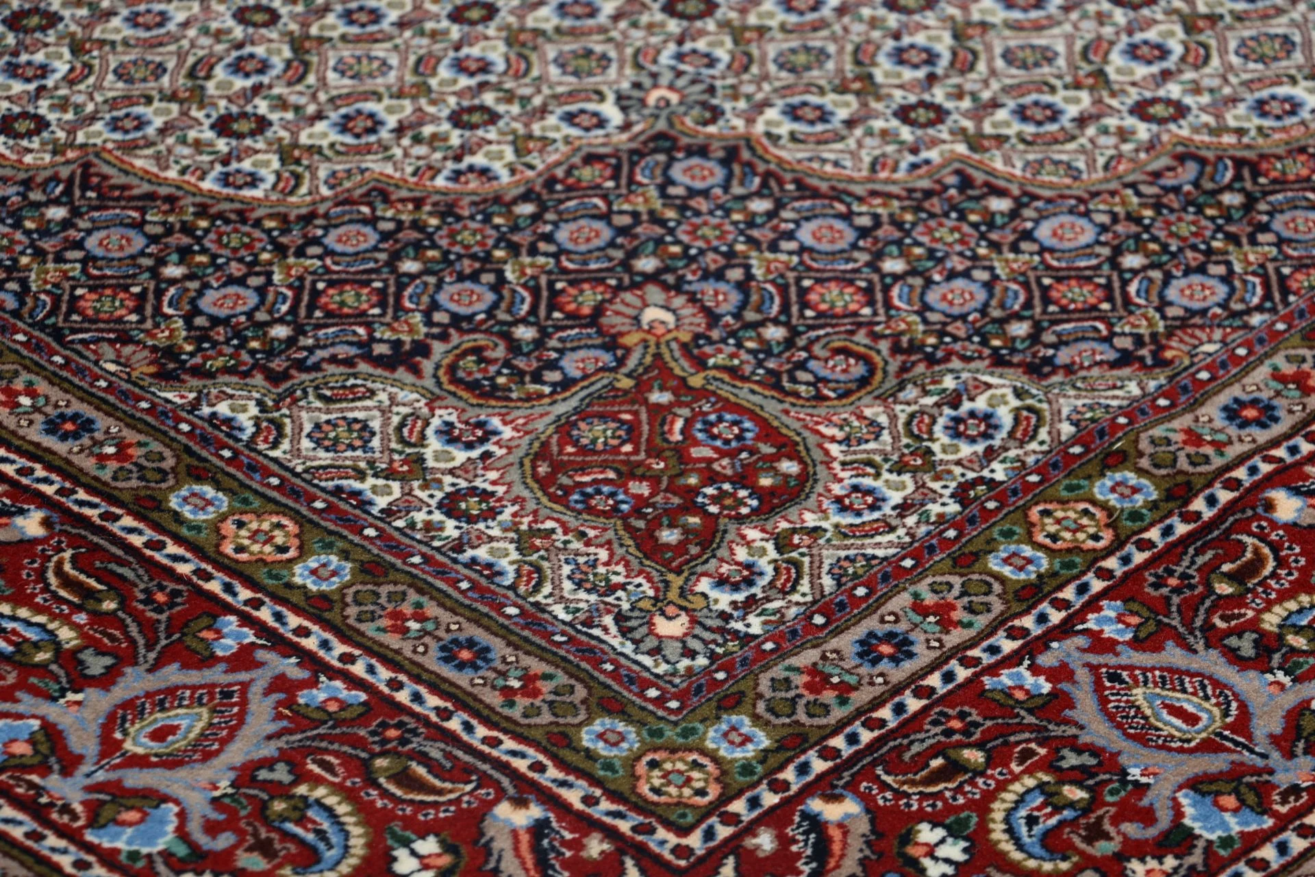 Moud Perserteppich 200 × 293 cm aus Wolle & Seide, handgeknüpft