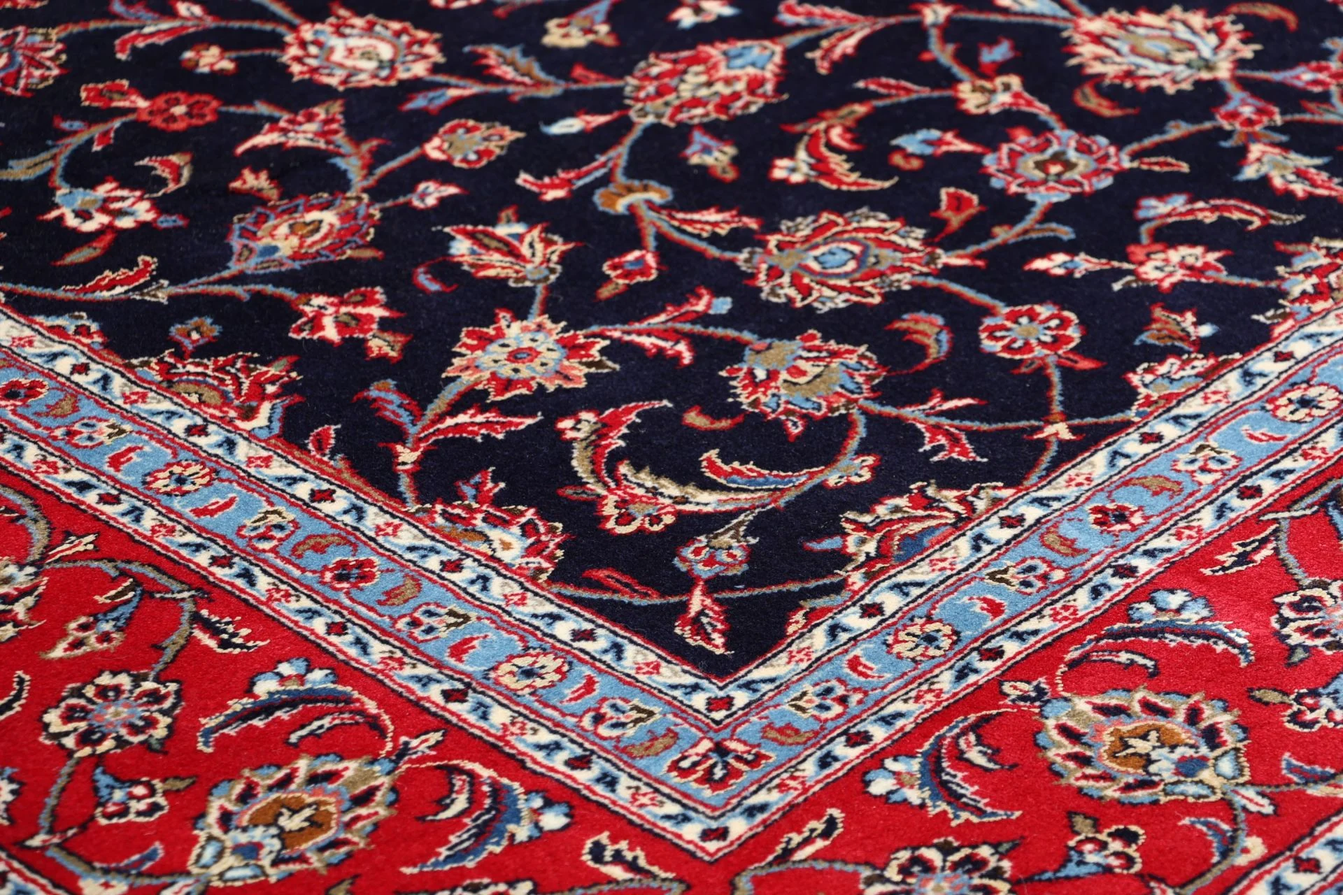 Kashan Perserteppich aus Iran, 197 × 299 cm