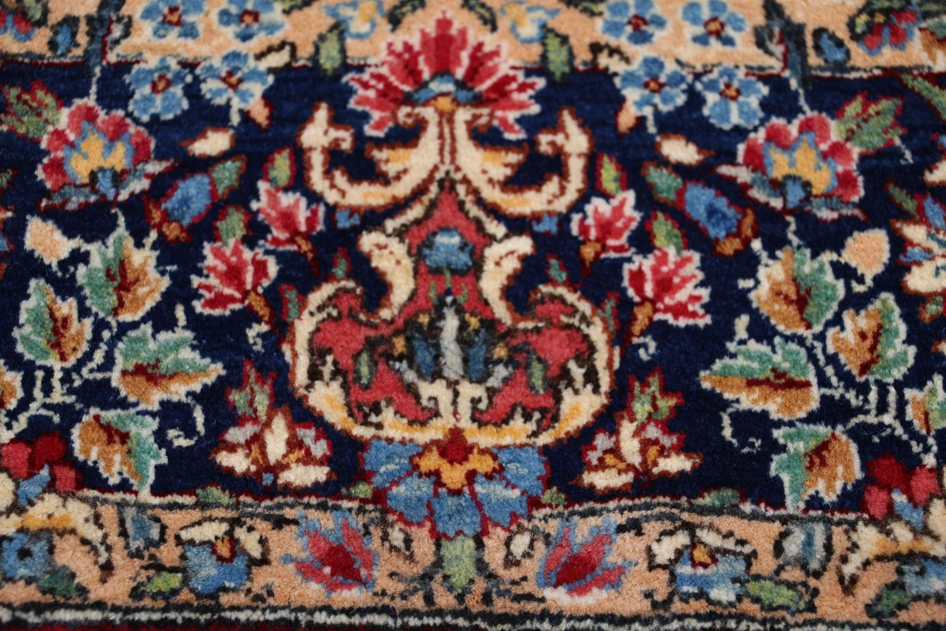 Kerman Perserteppich 148 × 227 cm aus Wolle, handgeknüpft