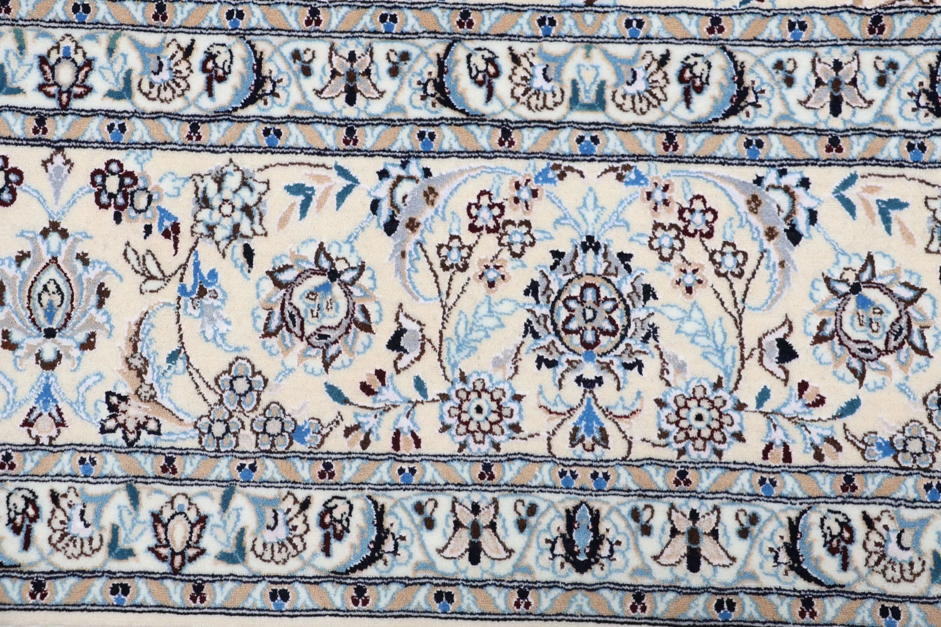 Nain Perserteppich 207 × 298 cm aus Wolle & Seide, handgeknüpft