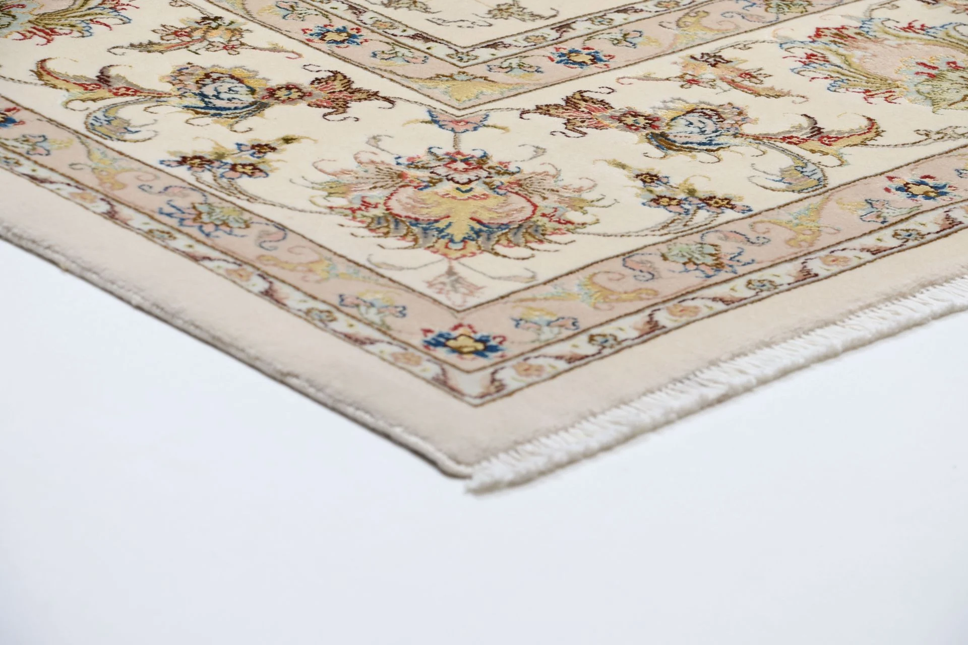 Täbriz Perserteppich 230 × 285 cm aus Wolle & Seide, handgeknüpft