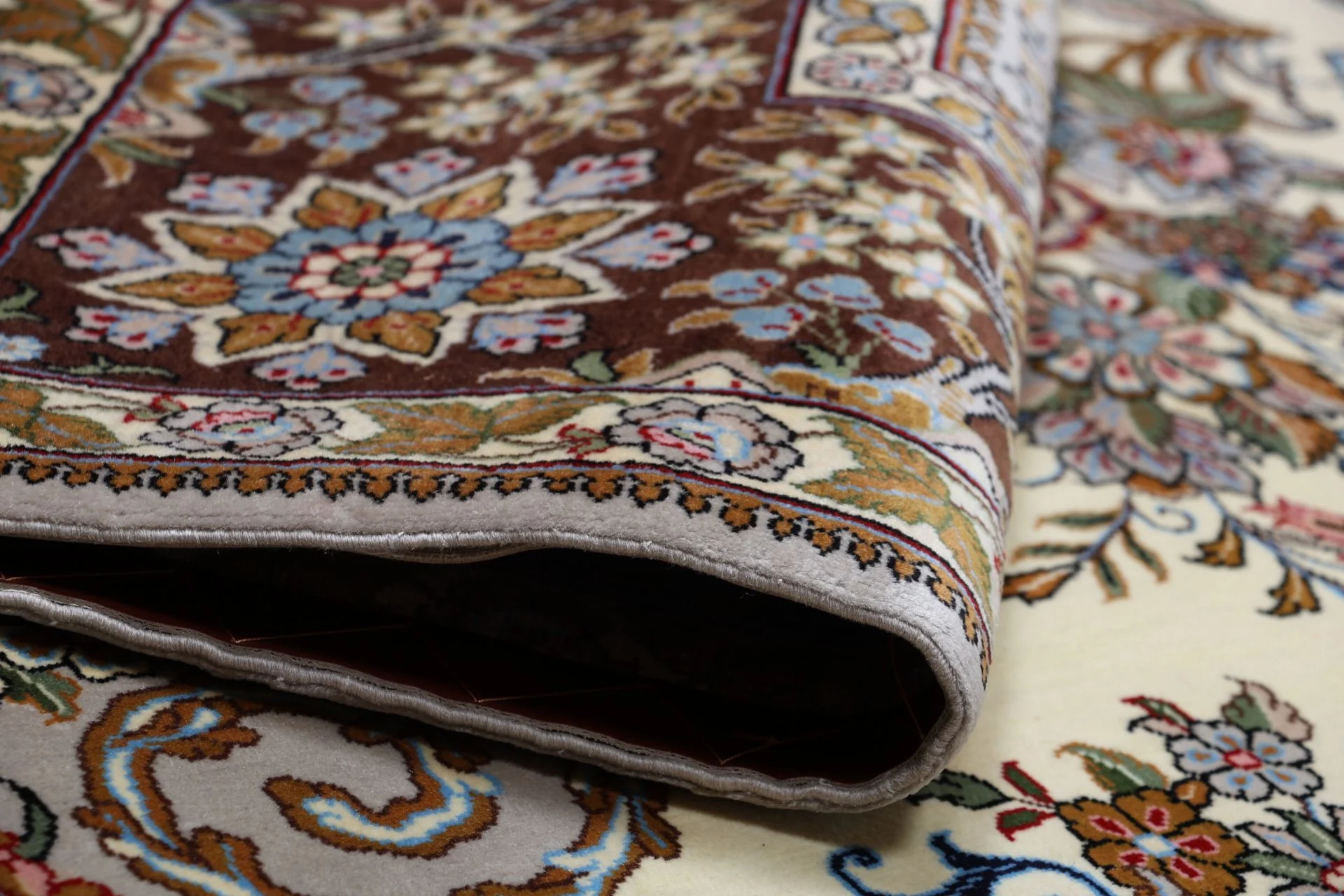 Ghom Perserteppich aus Iran, 232 × 360 cm