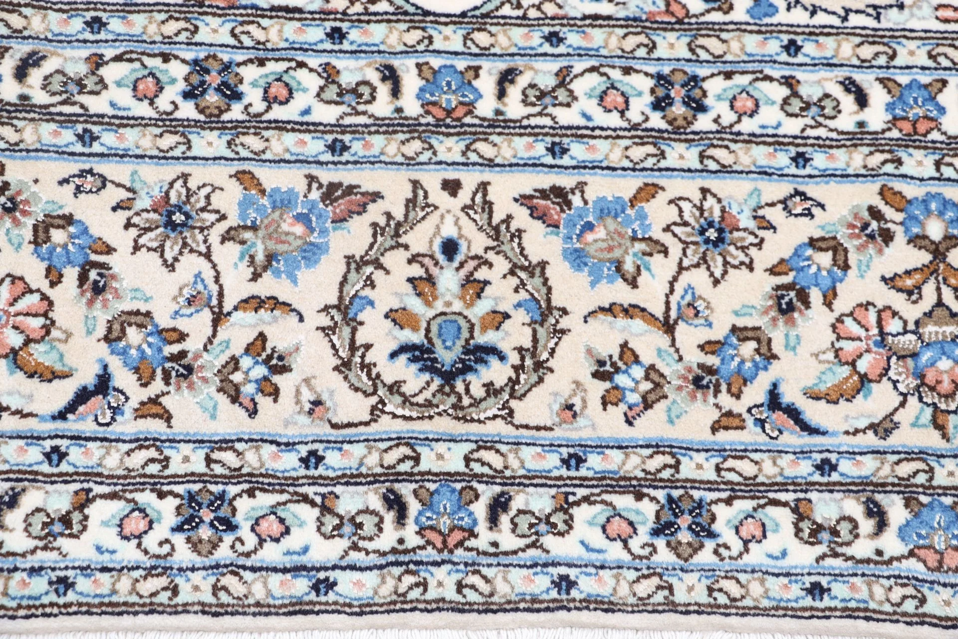 Kashan Perserteppich aus Iran, 253 × 345 cm