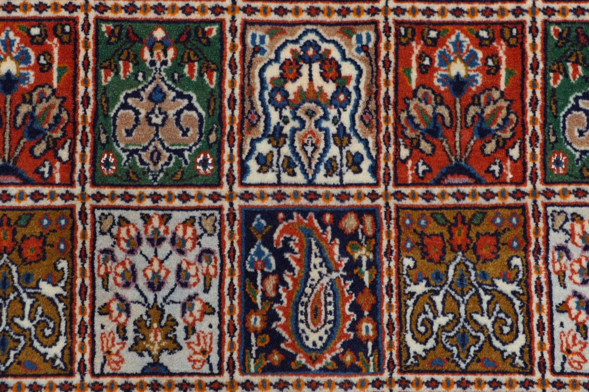 Moud Perserteppich aus Iran, 242 × 350 cm