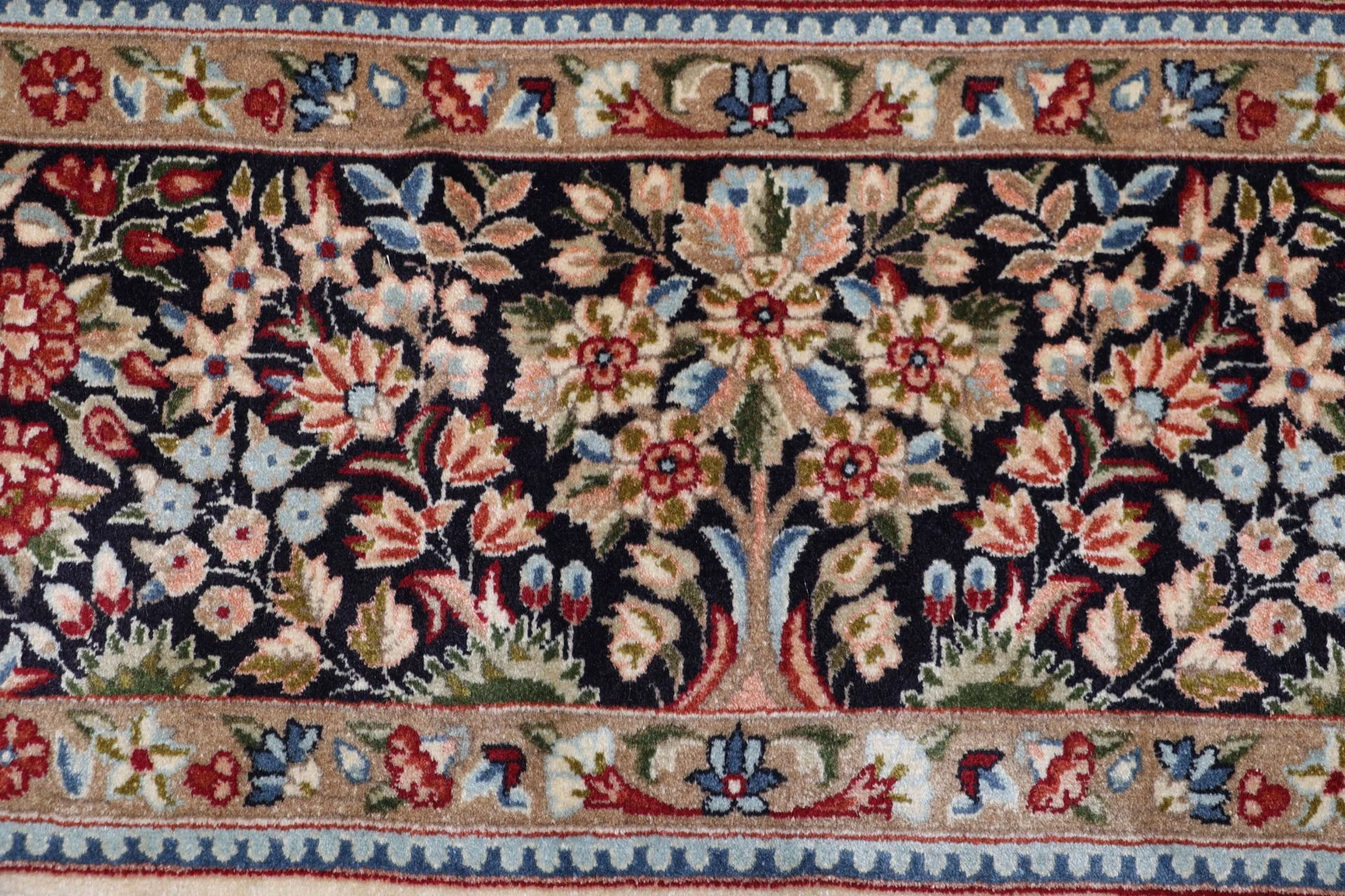 Kerman Perserteppich 218 × 303 cm aus Wolle, handgeknüpft