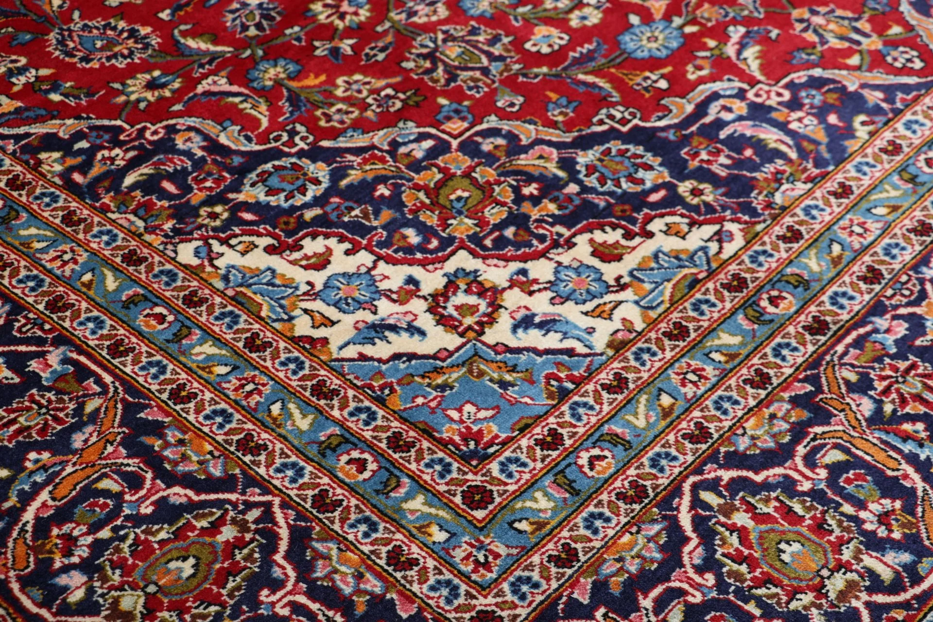 Kashan Perserteppich aus Iran, 250 × 360 cm