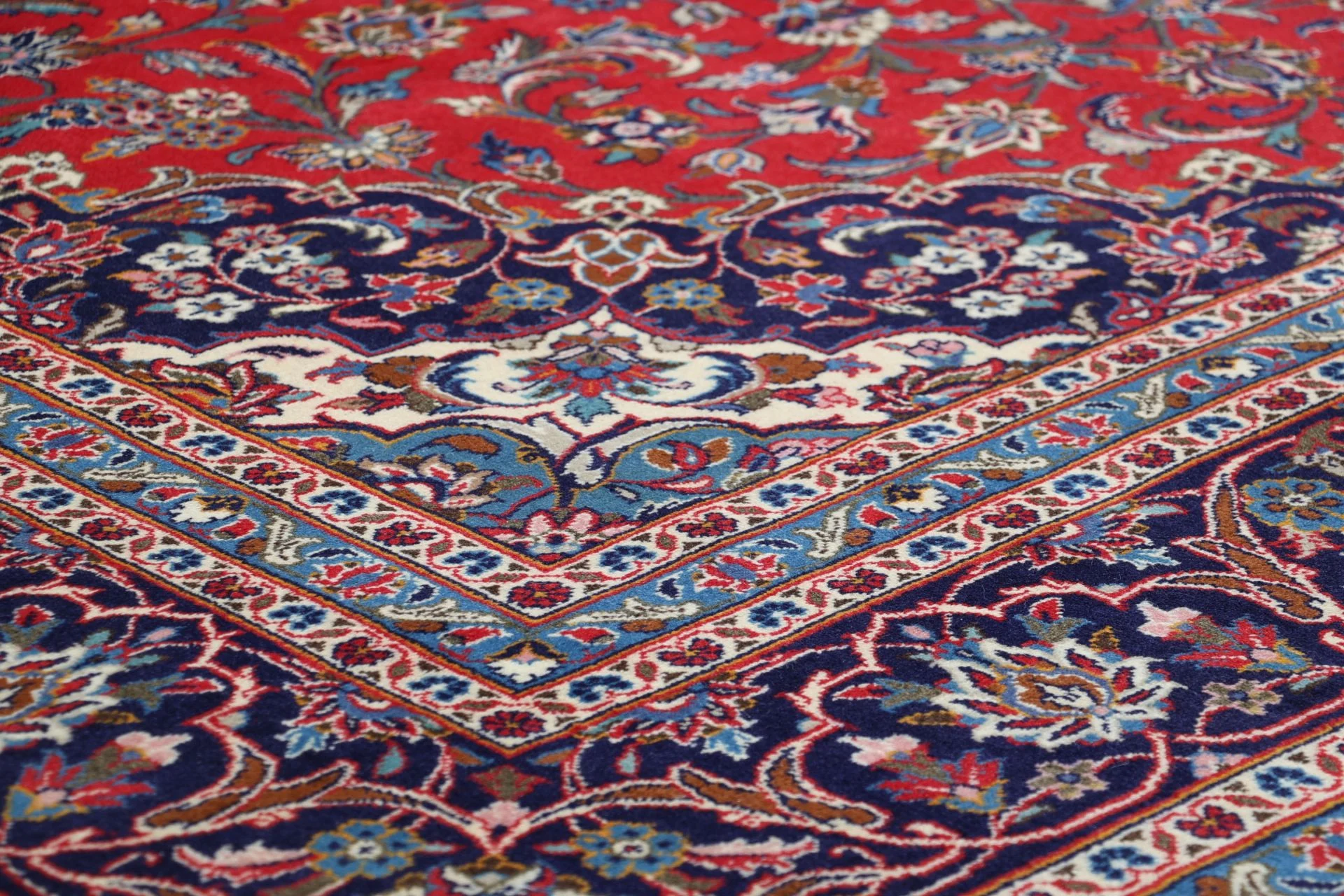 Kashan Perserteppich 245 × 363 cm aus Wolle, handgeknüpft
