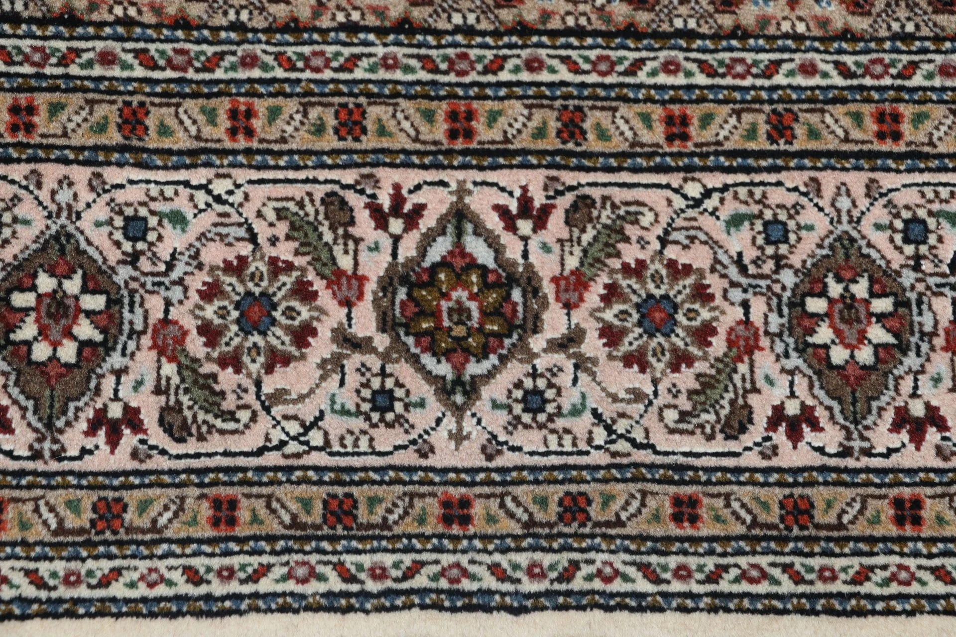 Täbriz Perserteppich aus Iran, 170 × 242 cm