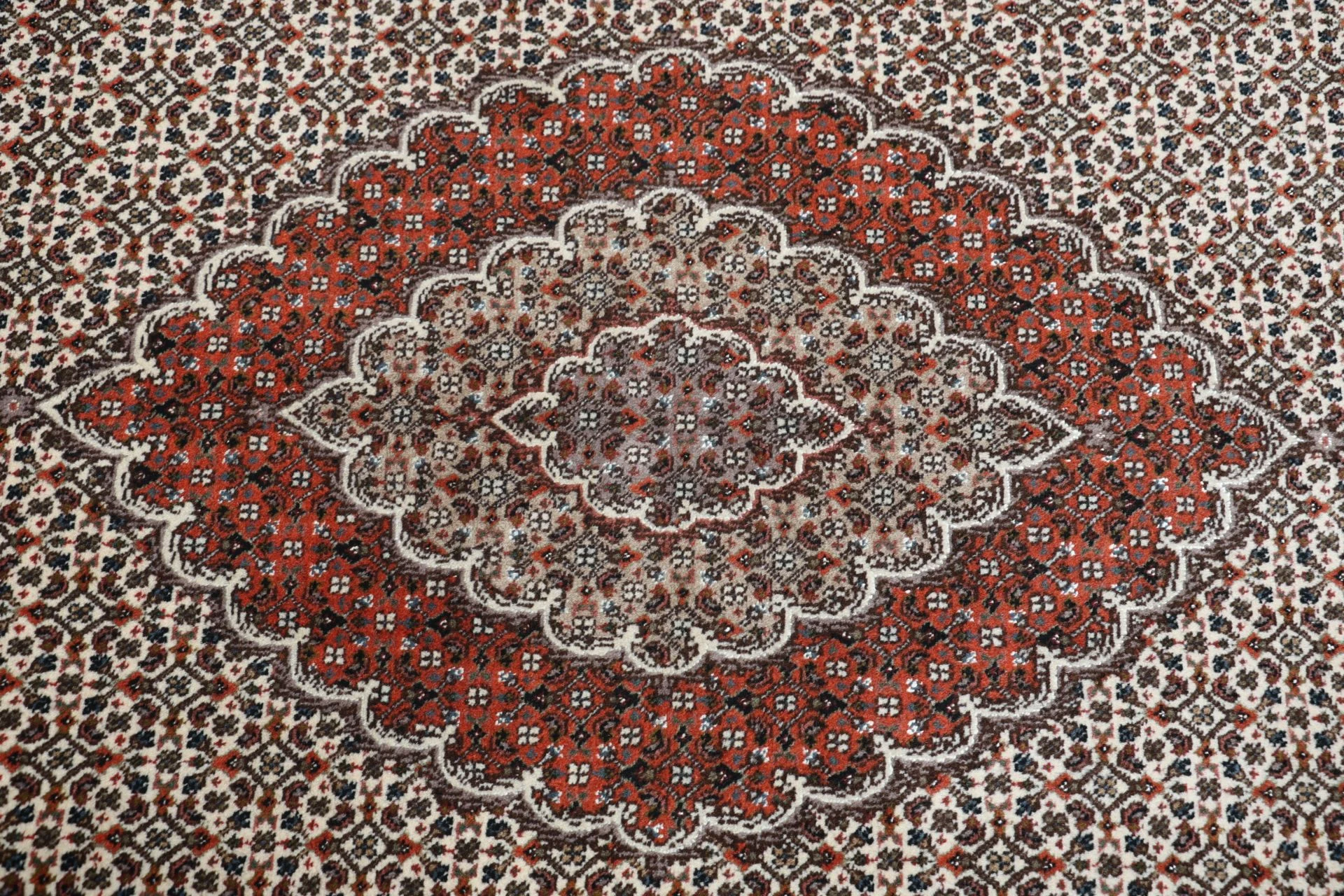 Täbriz Perserteppich aus Iran, 170 × 242 cm