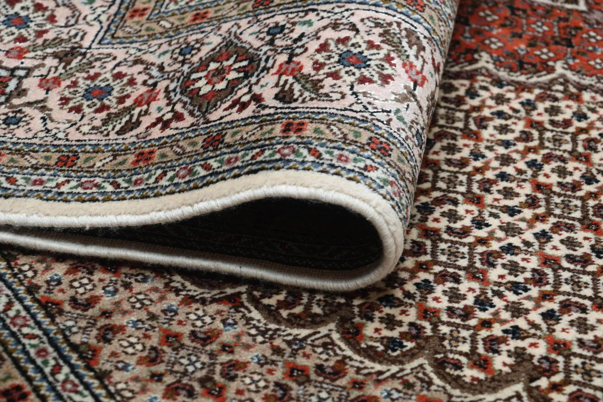Täbriz Perserteppich aus Iran, 170 × 242 cm