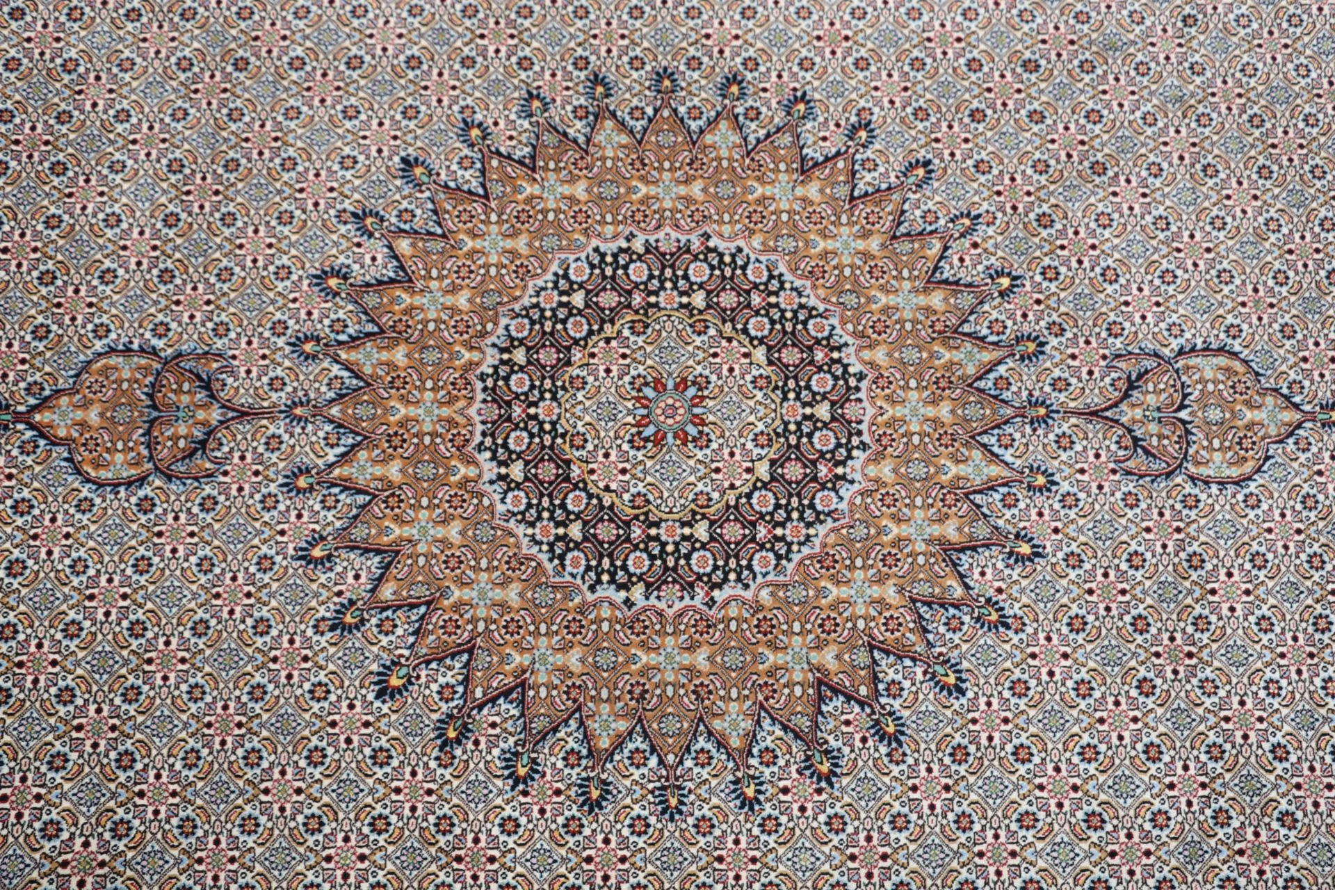 Handgeknüpfter Moud Perserteppich 253 × 350 cm