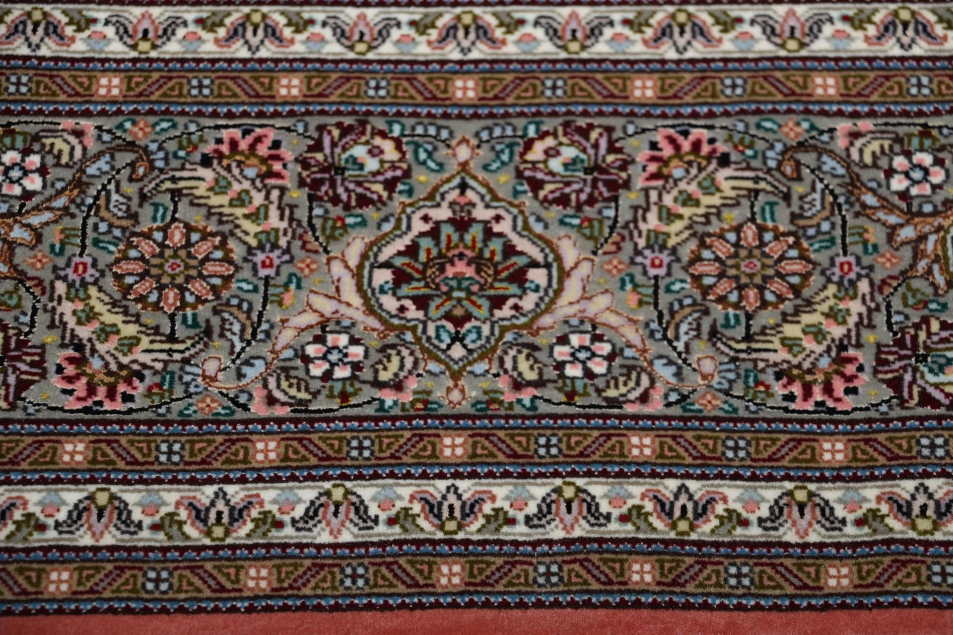 Täbriz Perserteppich 202 × 250 cm aus Wolle & Seide, handgeknüpft