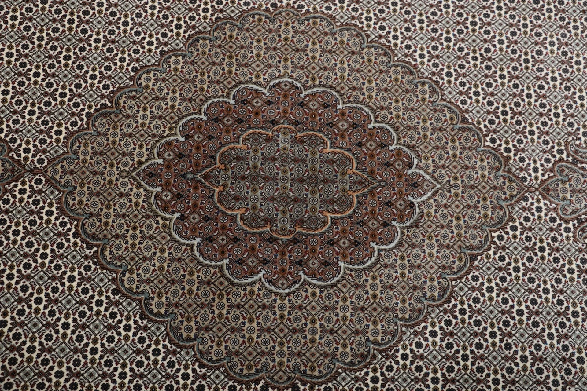 Täbriz Perserteppich aus Iran, 198 × 260 cm