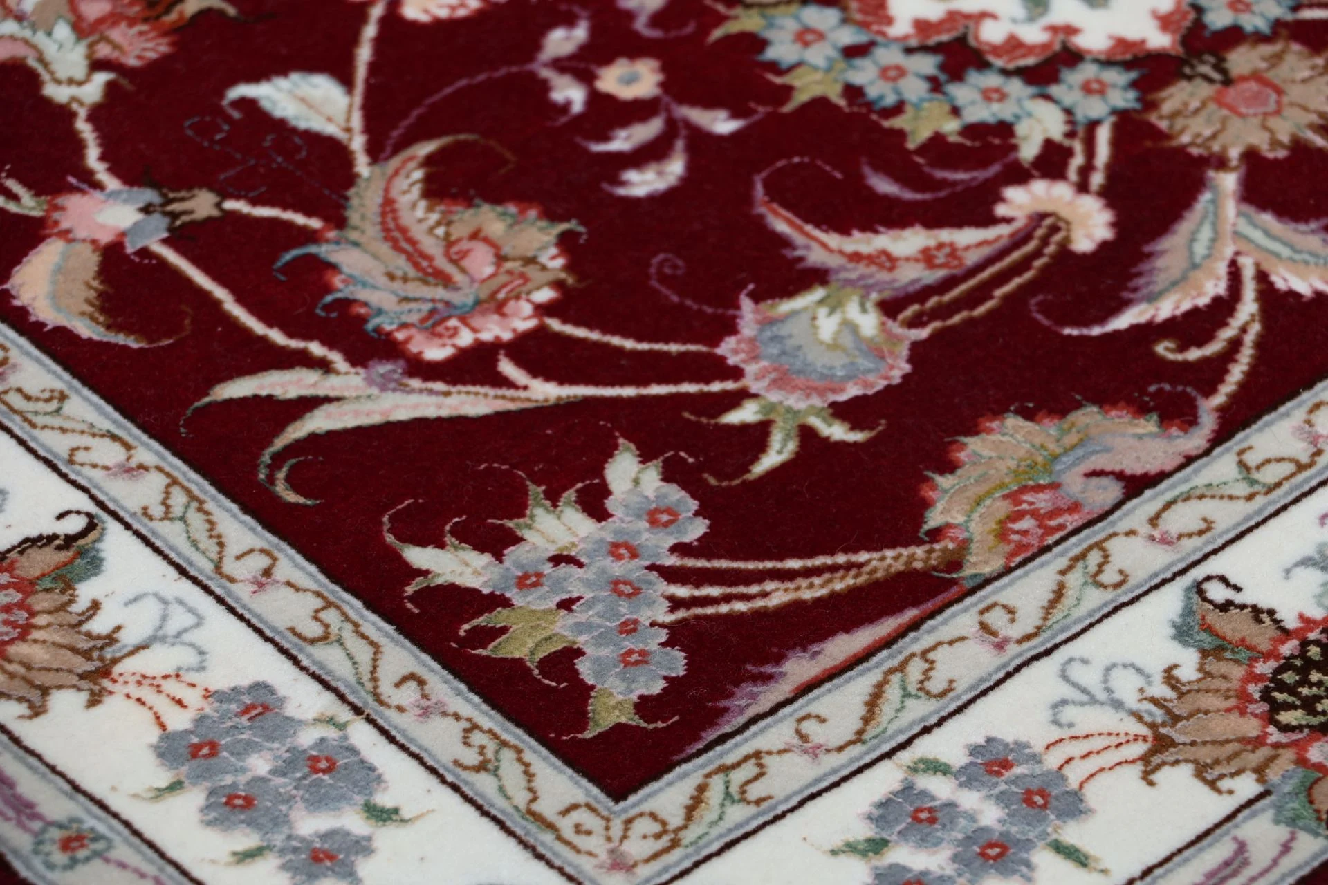 Täbriz Perserteppich aus Iran, 82 × 333 cm