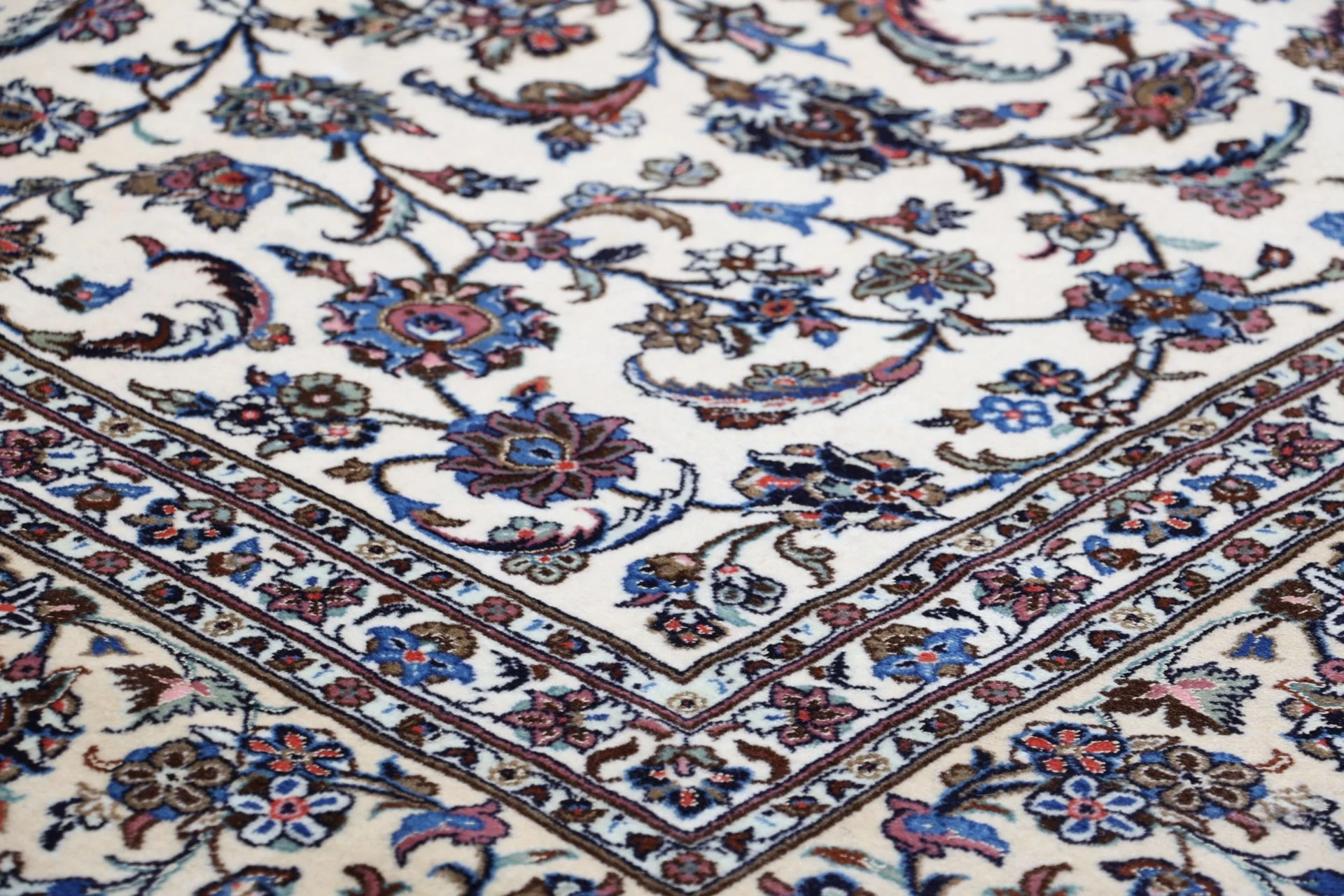 Kashan Perserteppich aus Iran, 250 × 356 cm