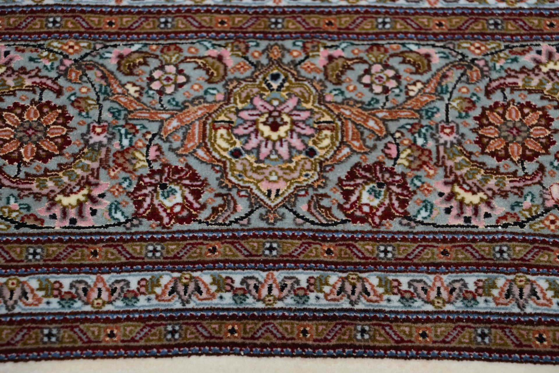 Täbriz Perserteppich 203 × 210 cm aus Wolle & Seide, handgeknüpft