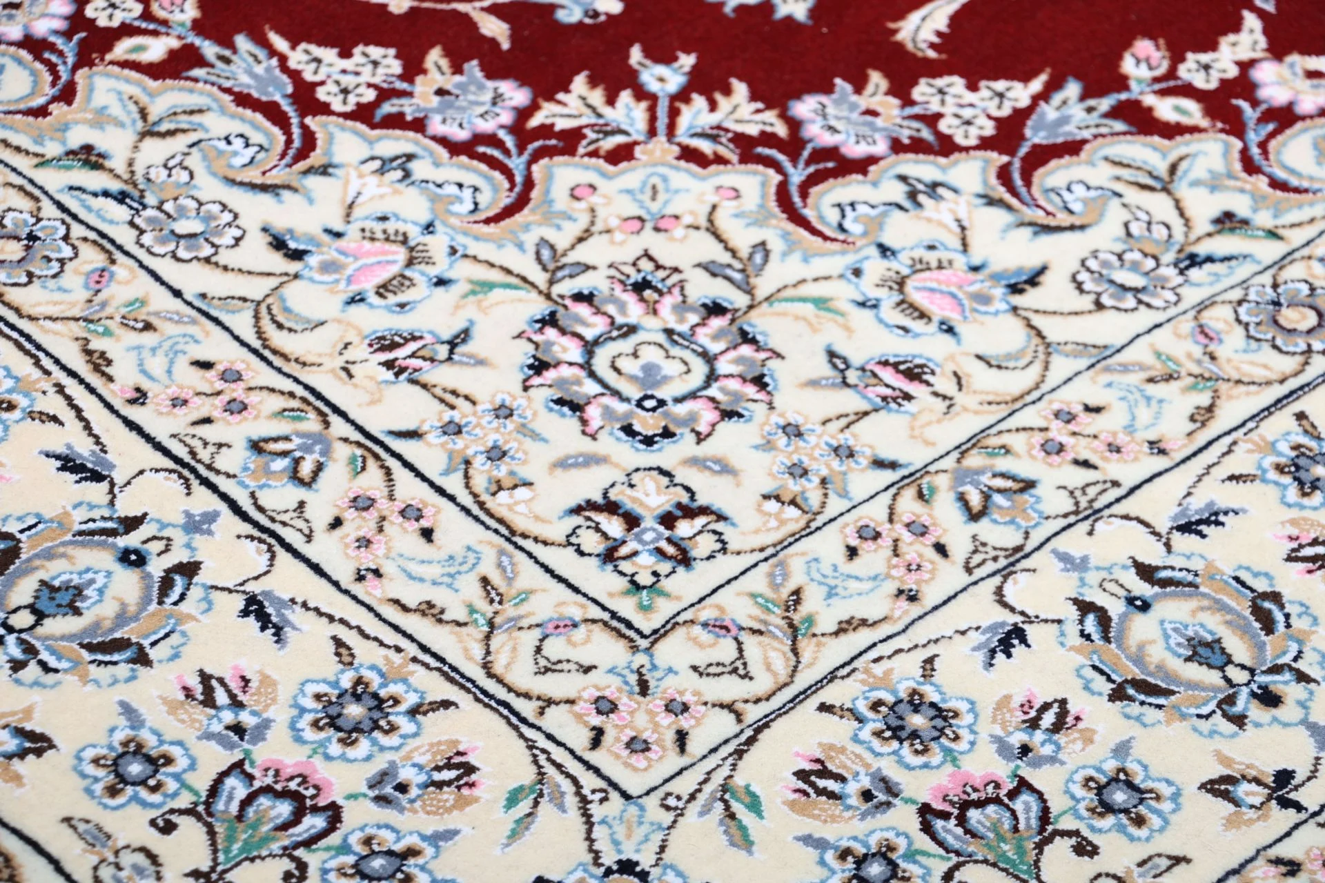 Nain Perserteppich aus Iran, 200 × 210 cm