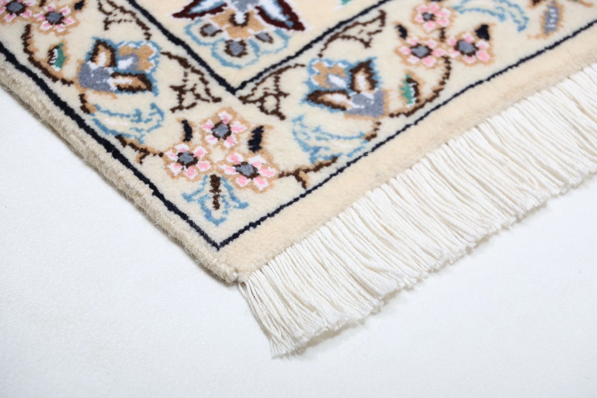 Nain Perserteppich aus Iran, 200 × 210 cm