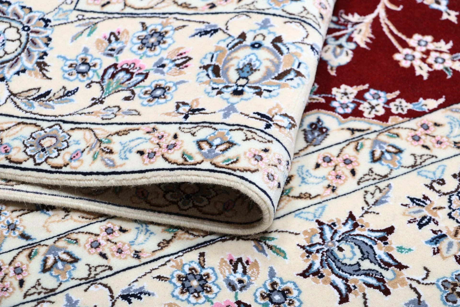 Nain Perserteppich aus Iran, 200 × 210 cm