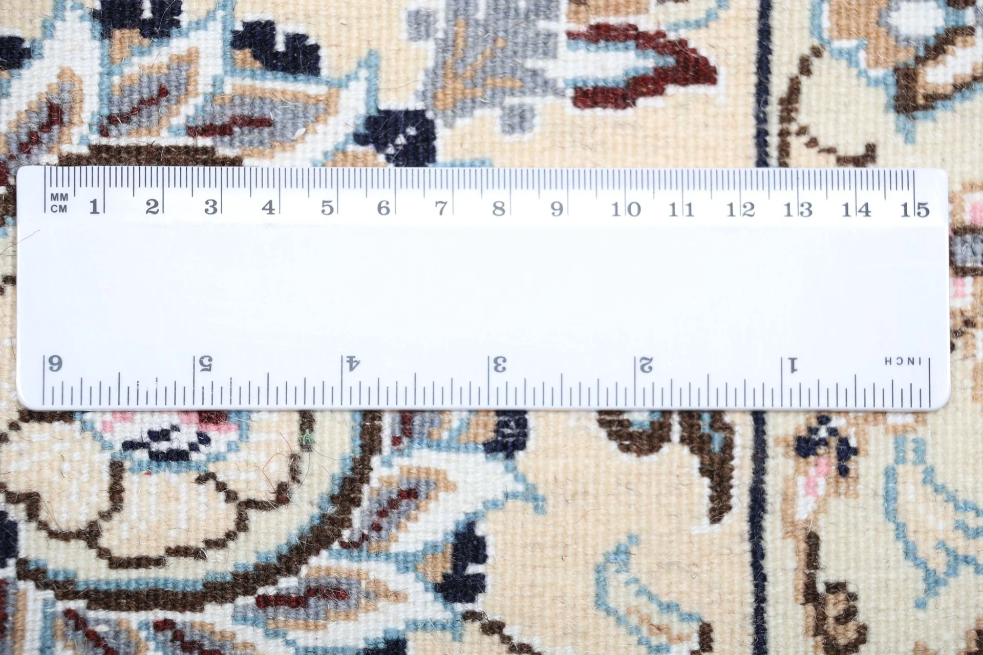 Nain Perserteppich aus Iran, 200 × 210 cm