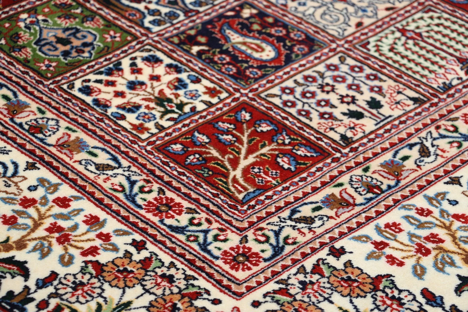 Moud Perserteppich aus Iran, 242 × 350 cm