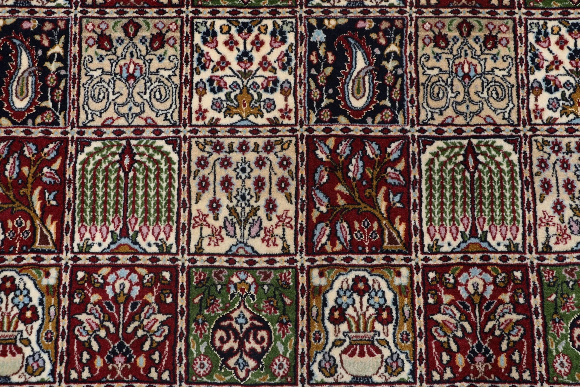 Moud Perserteppich aus Iran, 197 × 306 cm